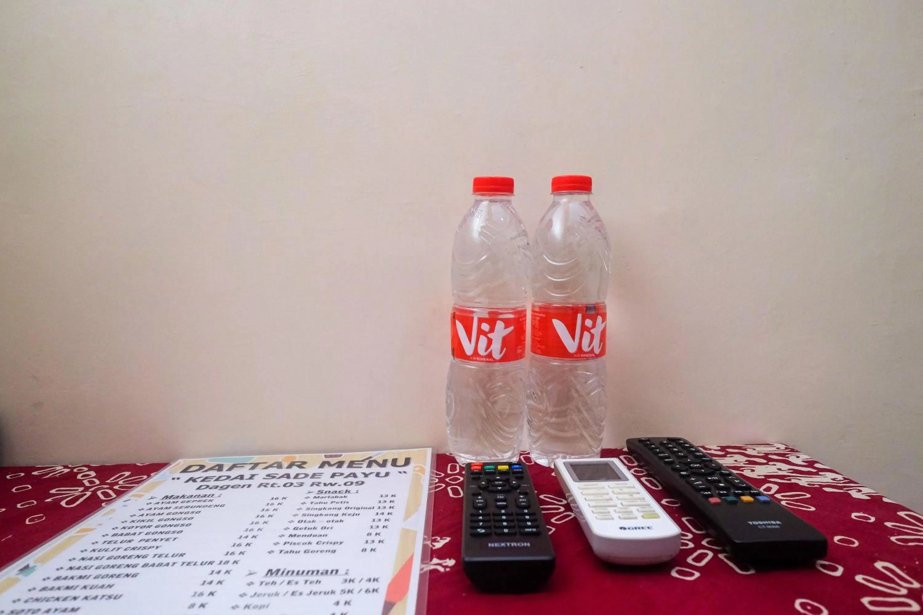 Bedroom in RedDoorz Syariah near Exit Toll Palur