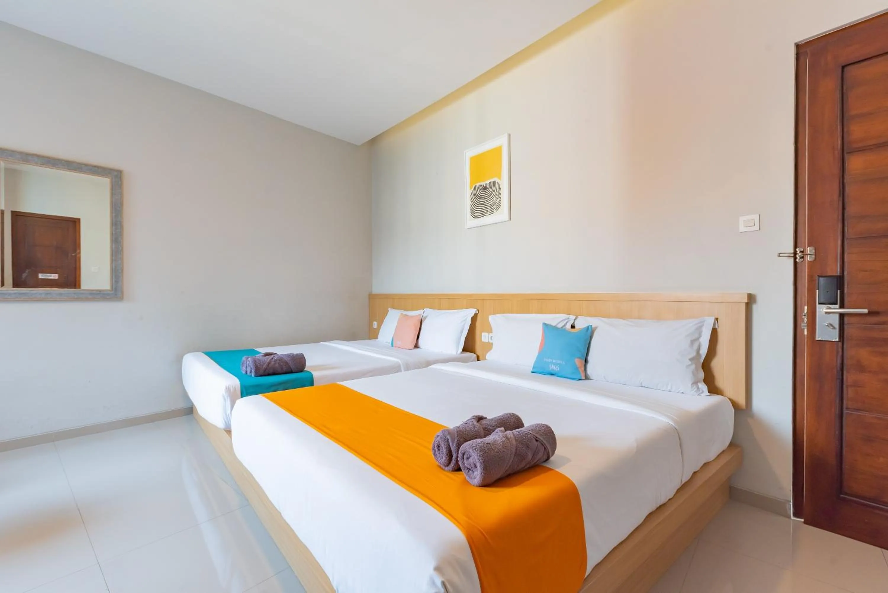Bedroom, Bed in Sans Hotel Bobosini Malang by RedDoorz