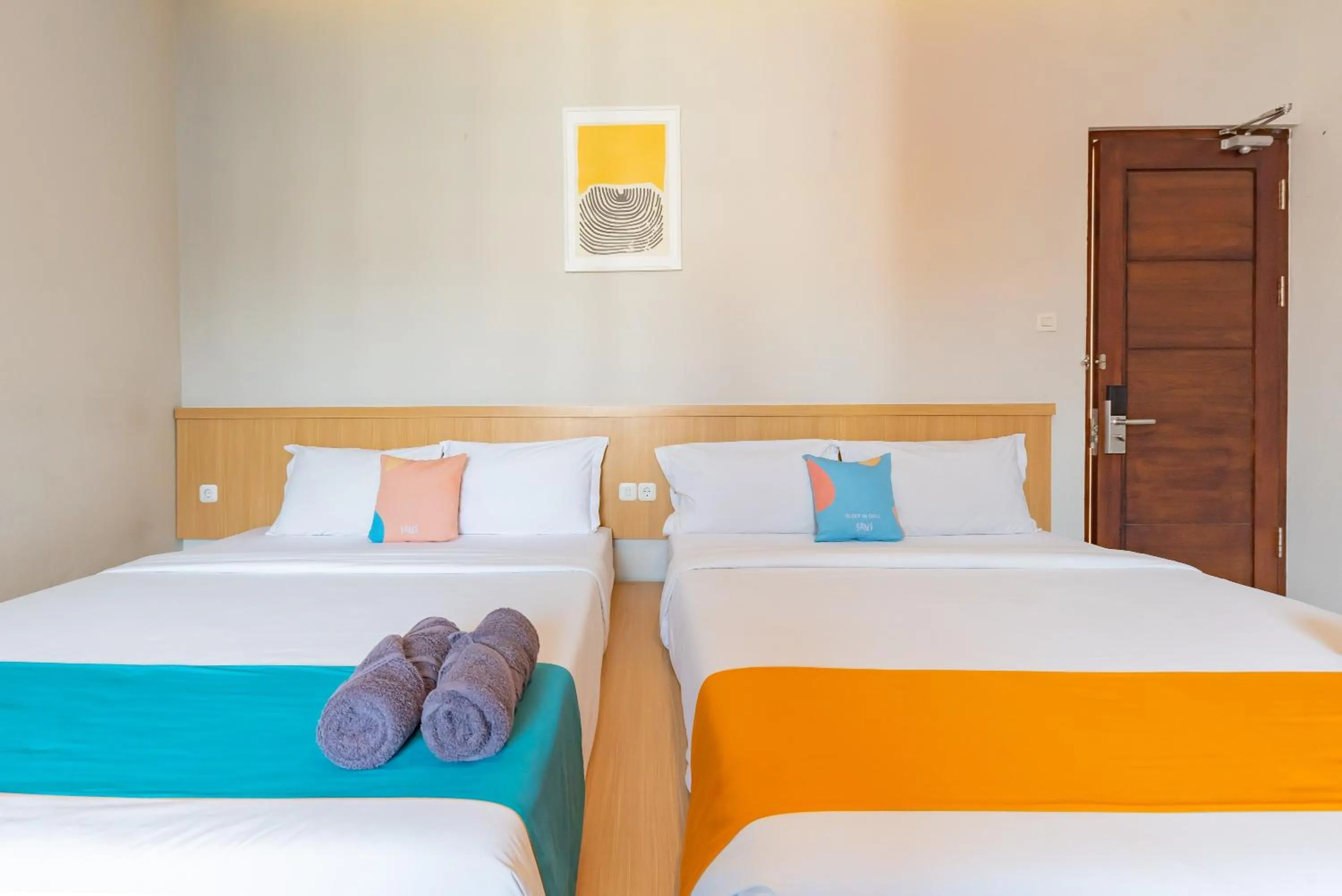 Bedroom, Bed in Sans Hotel Bobosini Malang by RedDoorz