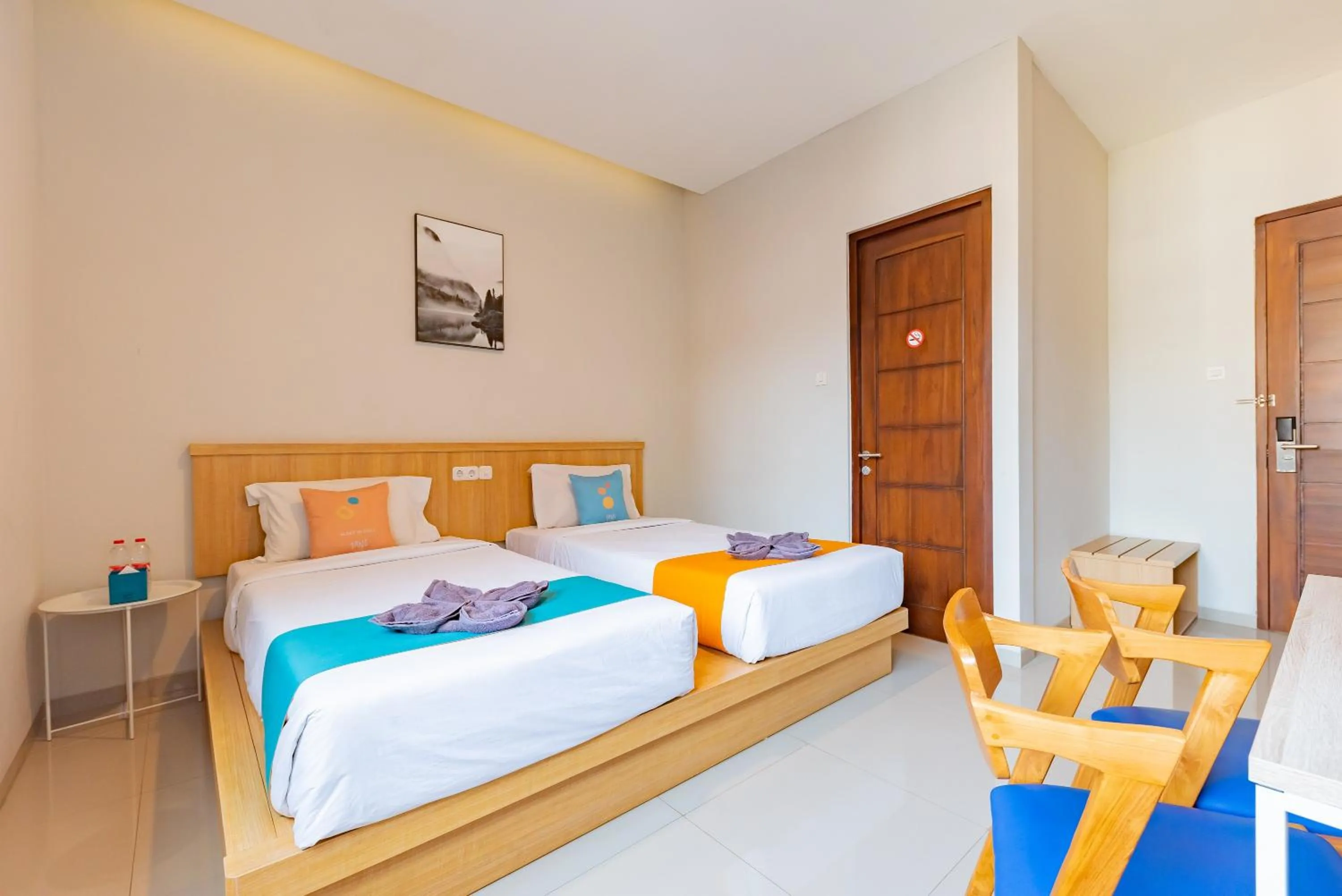 Bedroom, Bed in Sans Hotel Bobosini Malang by RedDoorz