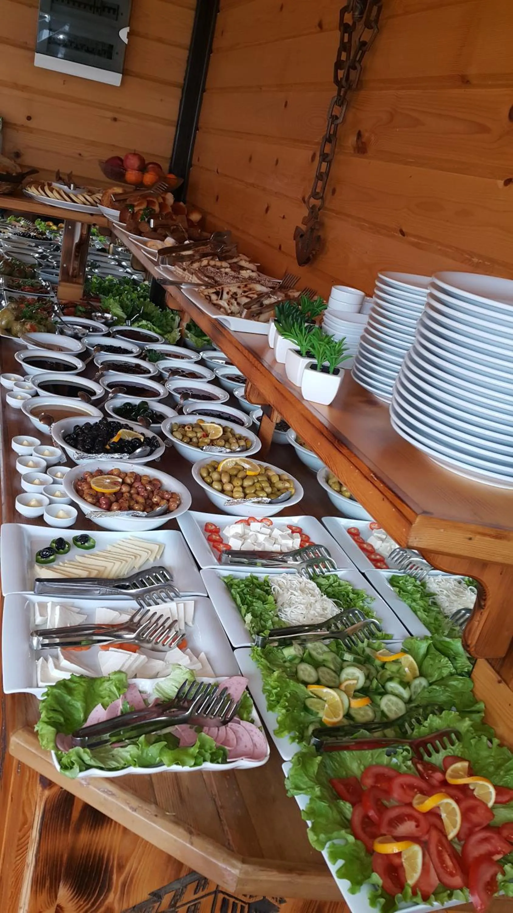 Buffet breakfast in Kadıoğlu Konağı
