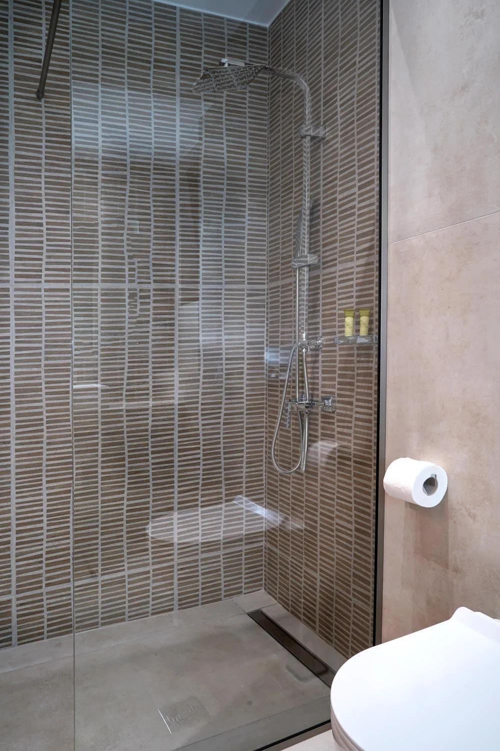 Shower in Nepheli Apartments and Studios