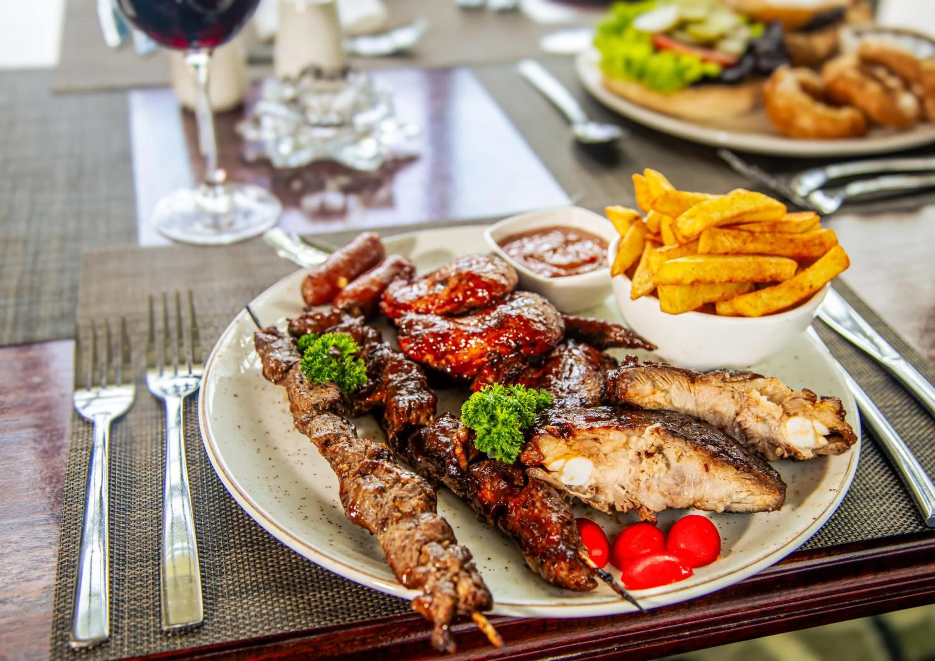 Restaurant/places to eat in Hemingways Hotel