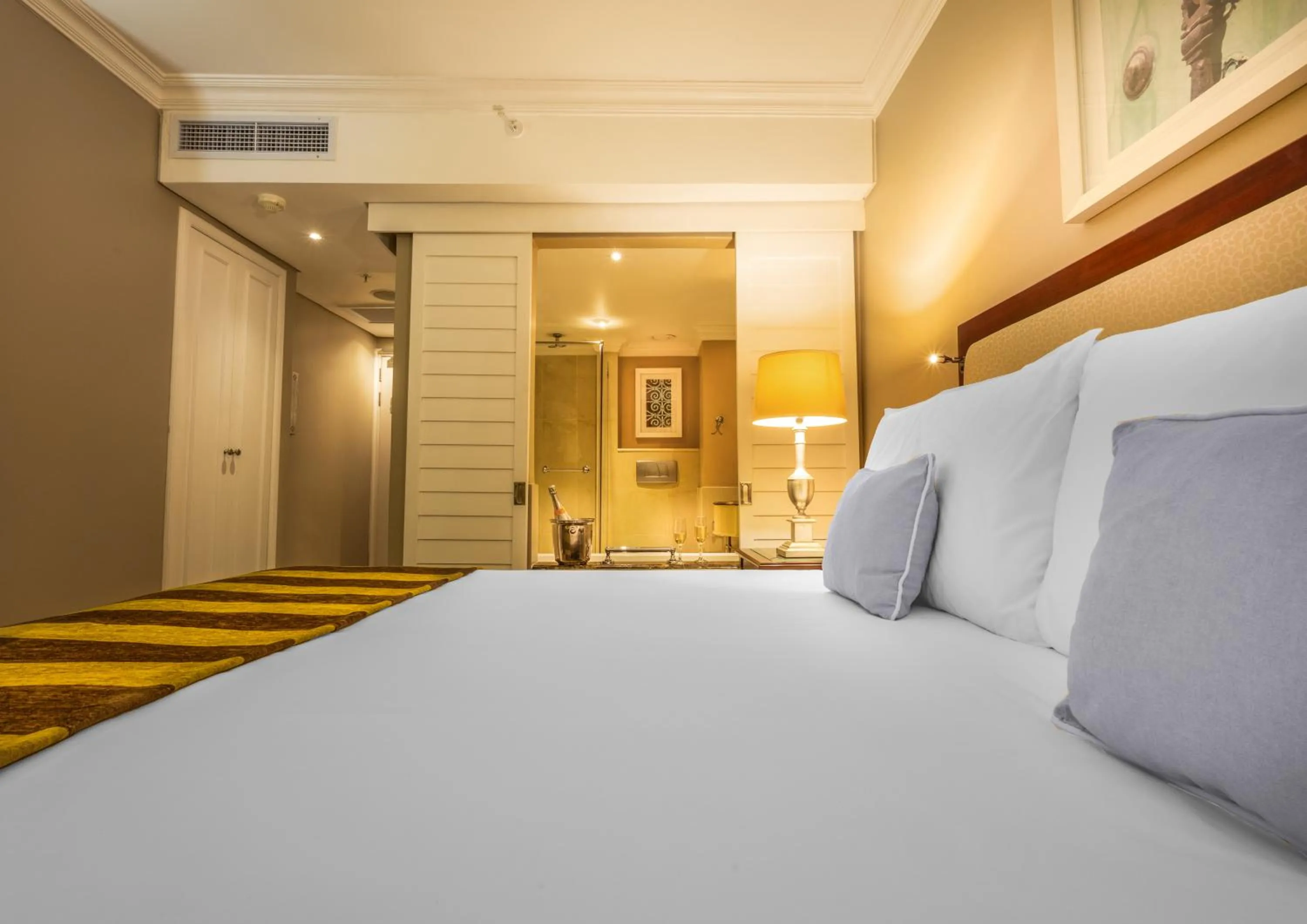 Bed in Hemingways Hotel