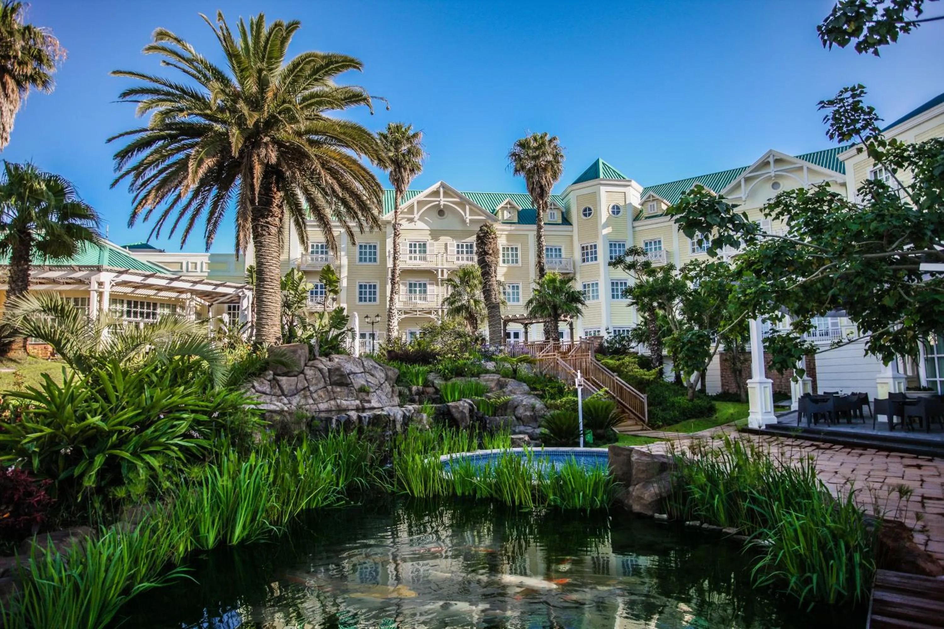 Garden in Hemingways Hotel