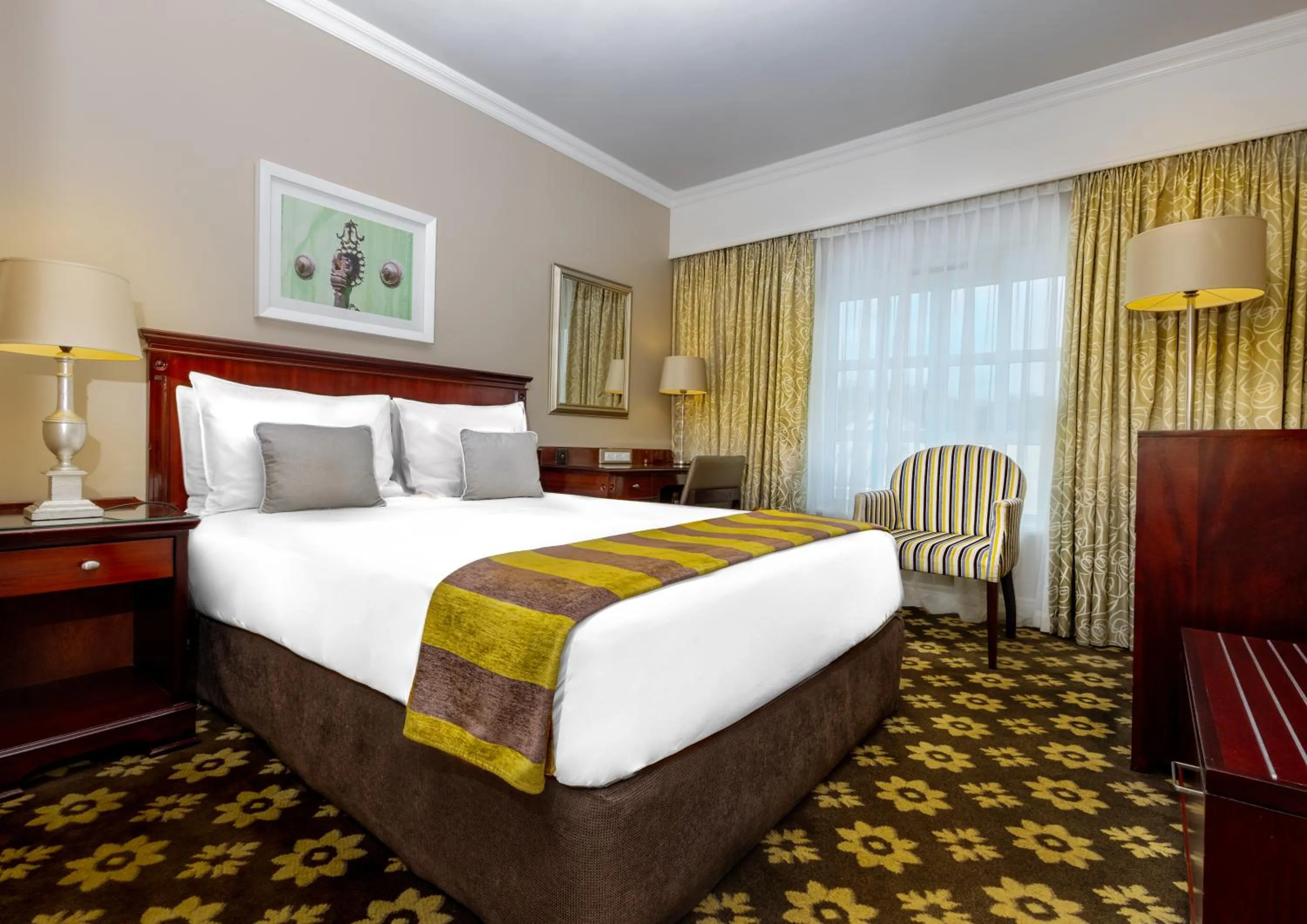 Bedroom, Bed in Hemingways Hotel