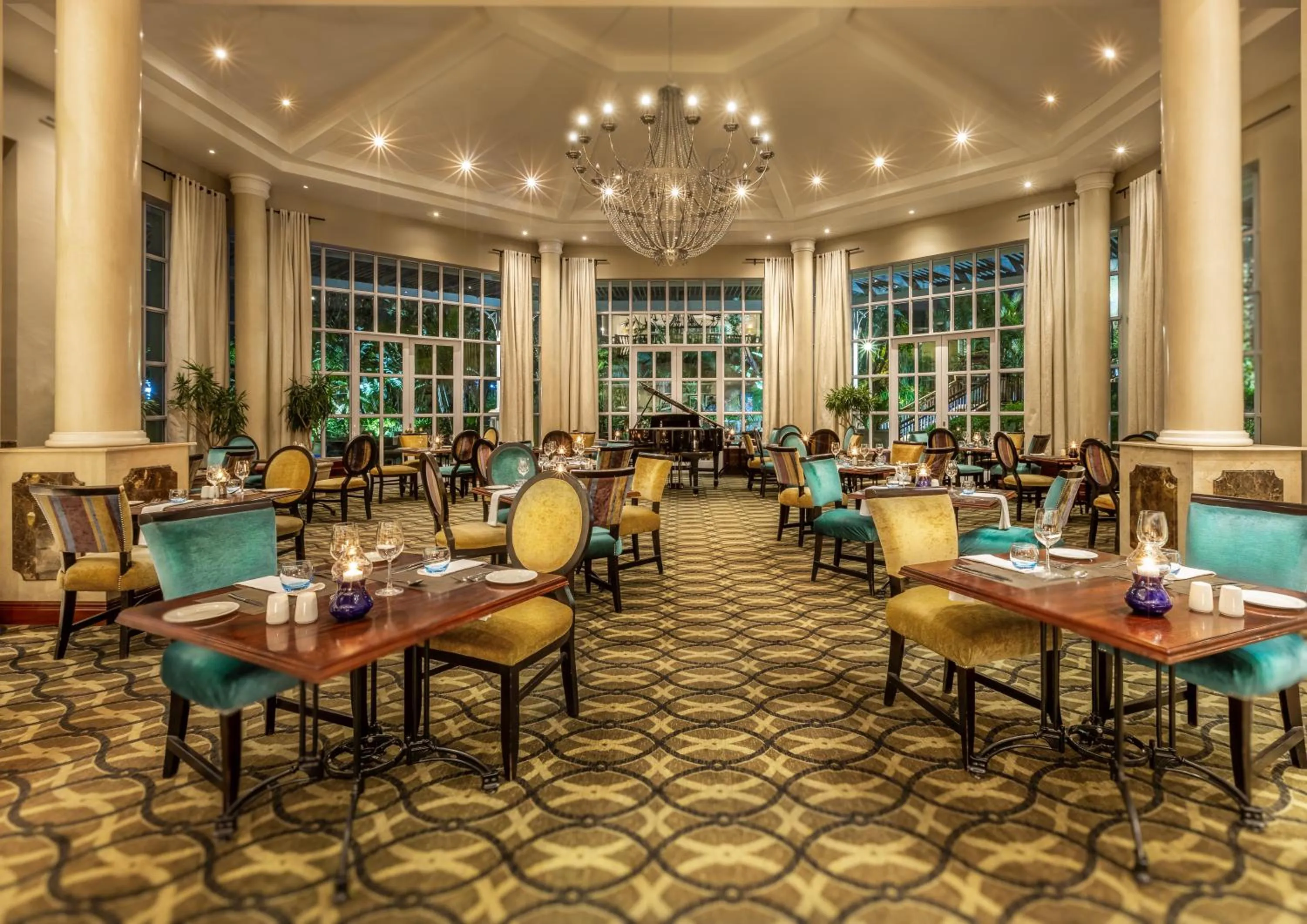 Restaurant/places to eat in Hemingways Hotel