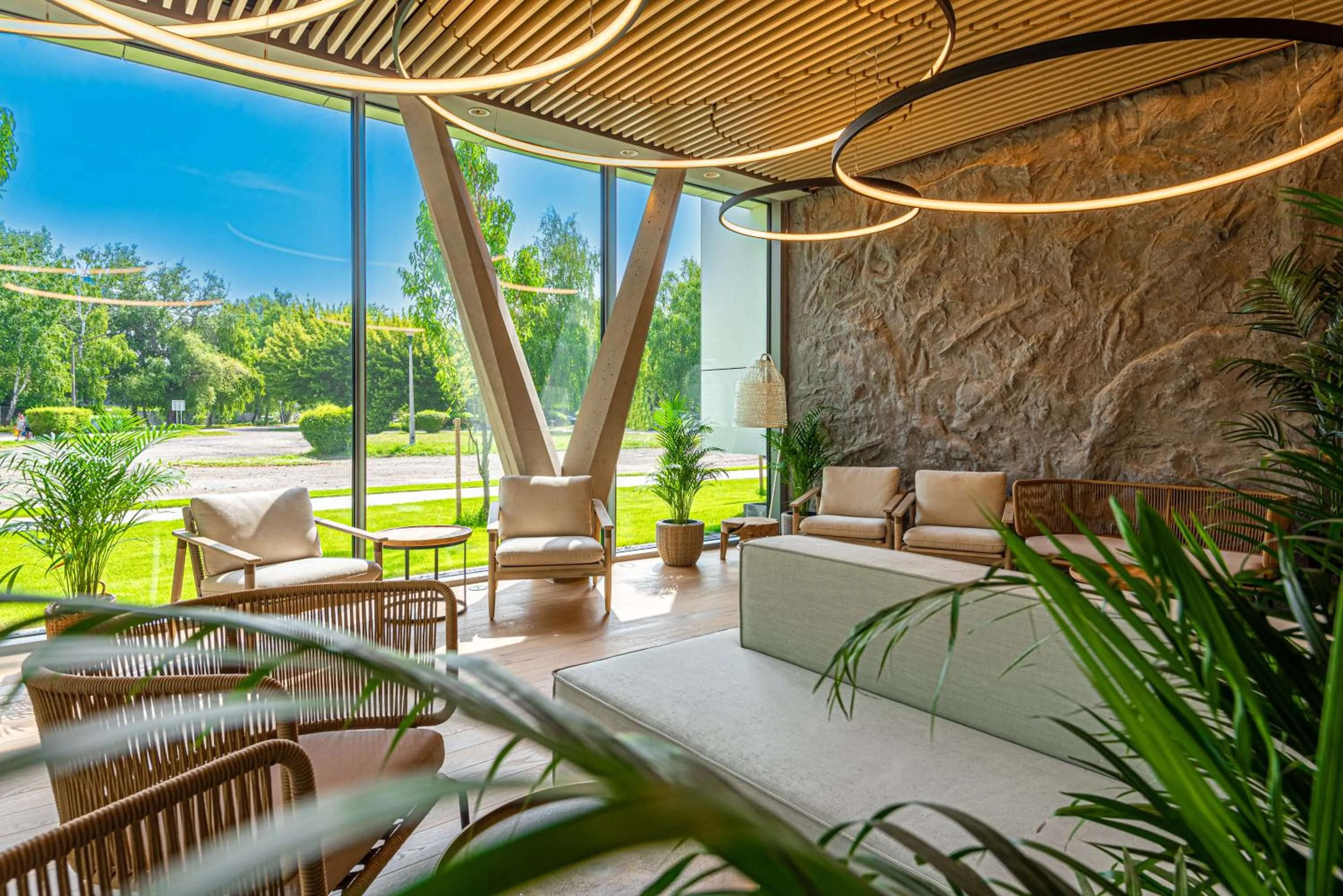 Lounge or bar in REED Boutique HOTEL & BISTRO