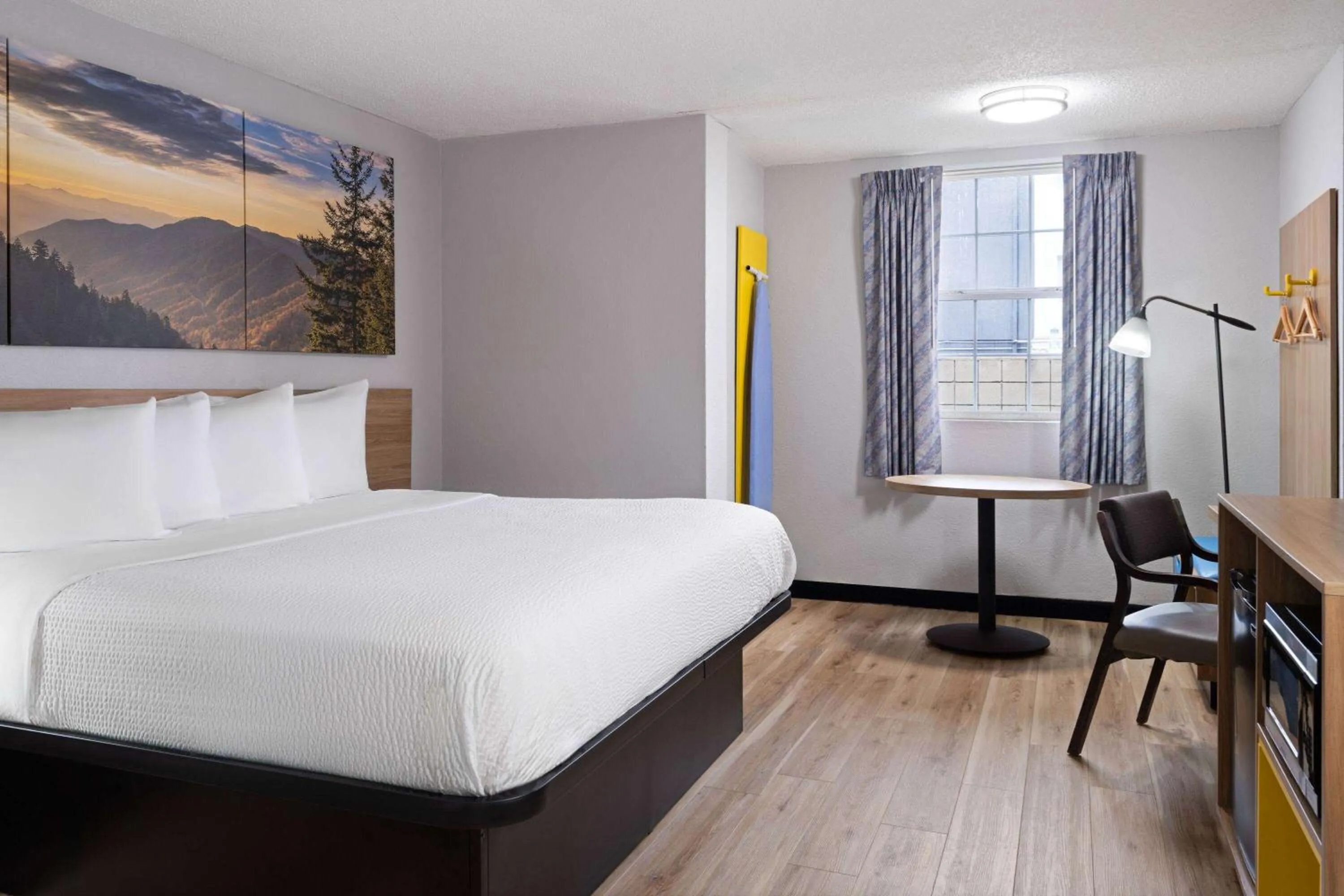 Photo of the whole room, Bed in Days Inn by Wyndham Salisbury, NC