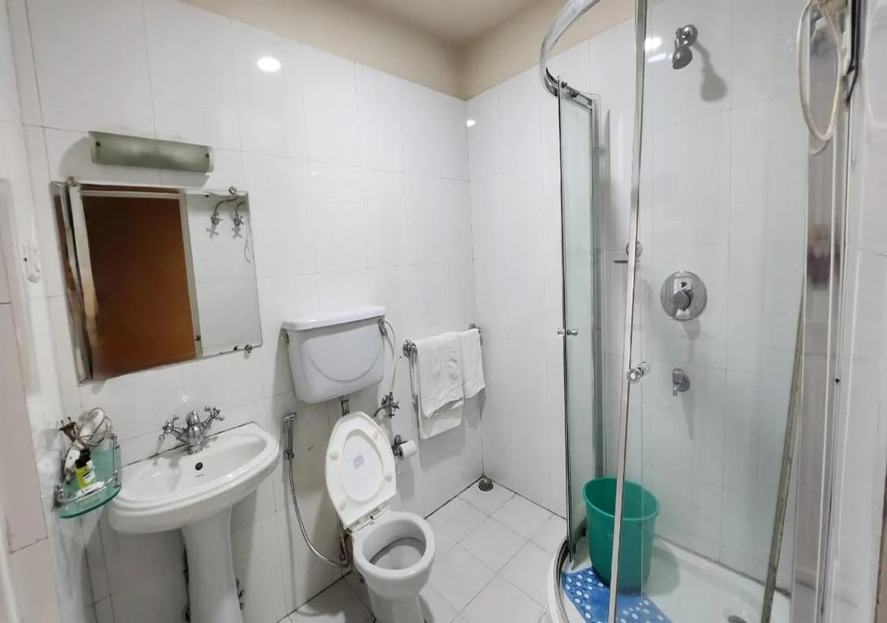 Shower in Ivanhoe Hotel (A Heritage Property)