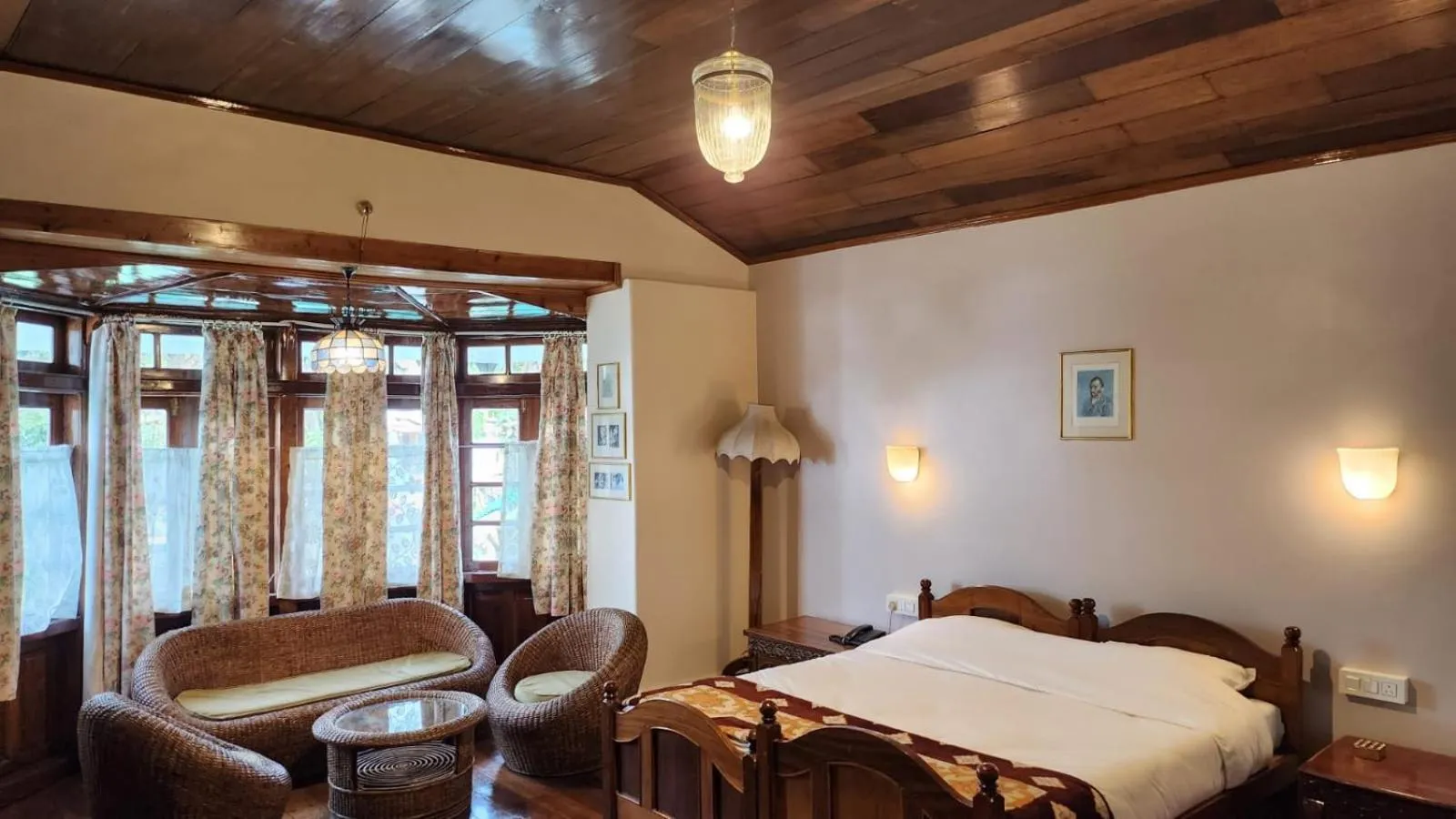 Bed in Ivanhoe Hotel (A Heritage Property)