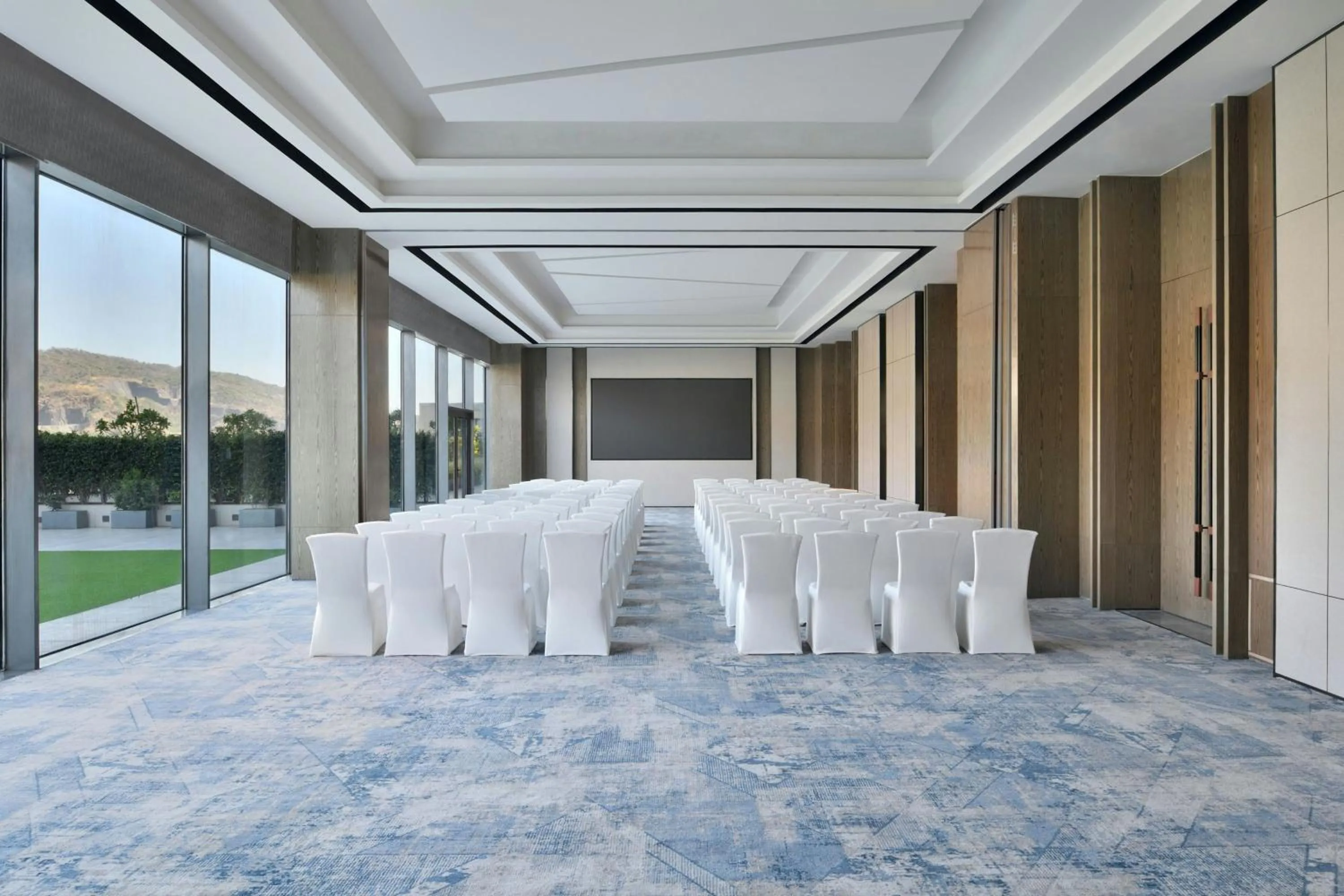 Meeting/conference room in Le Méridien Navi Mumbai