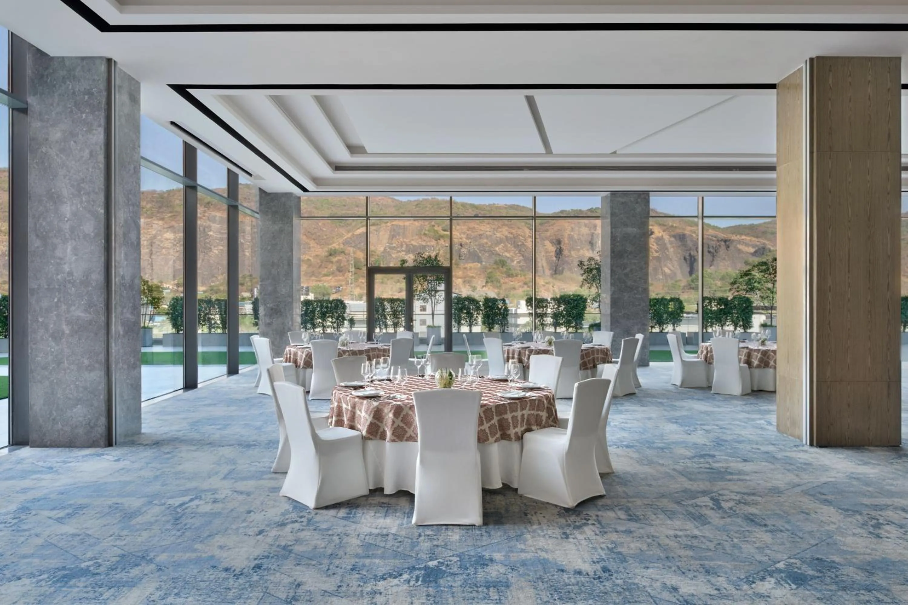 Meeting/conference room in Le Méridien Navi Mumbai