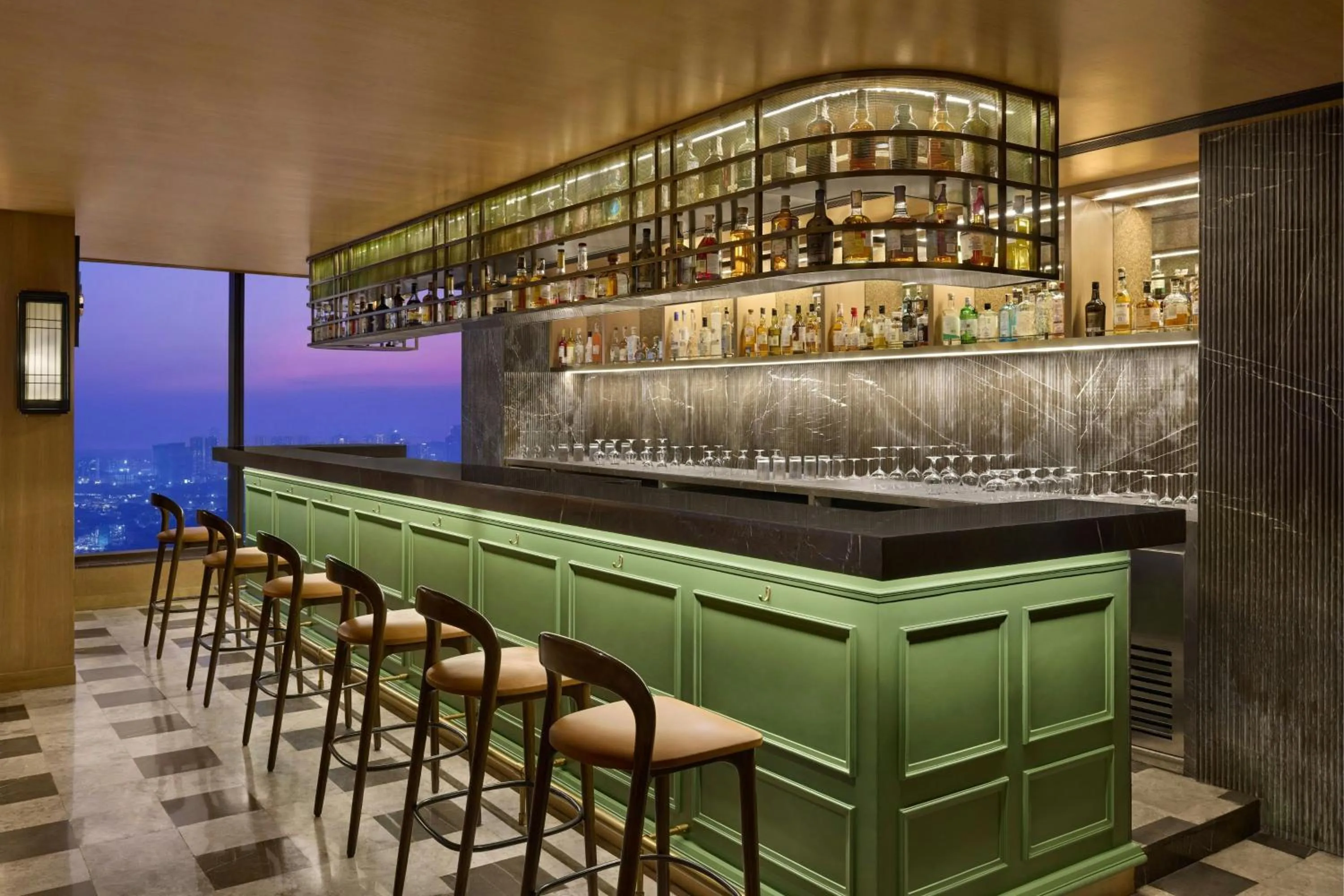 Lounge or bar in Le Méridien Navi Mumbai