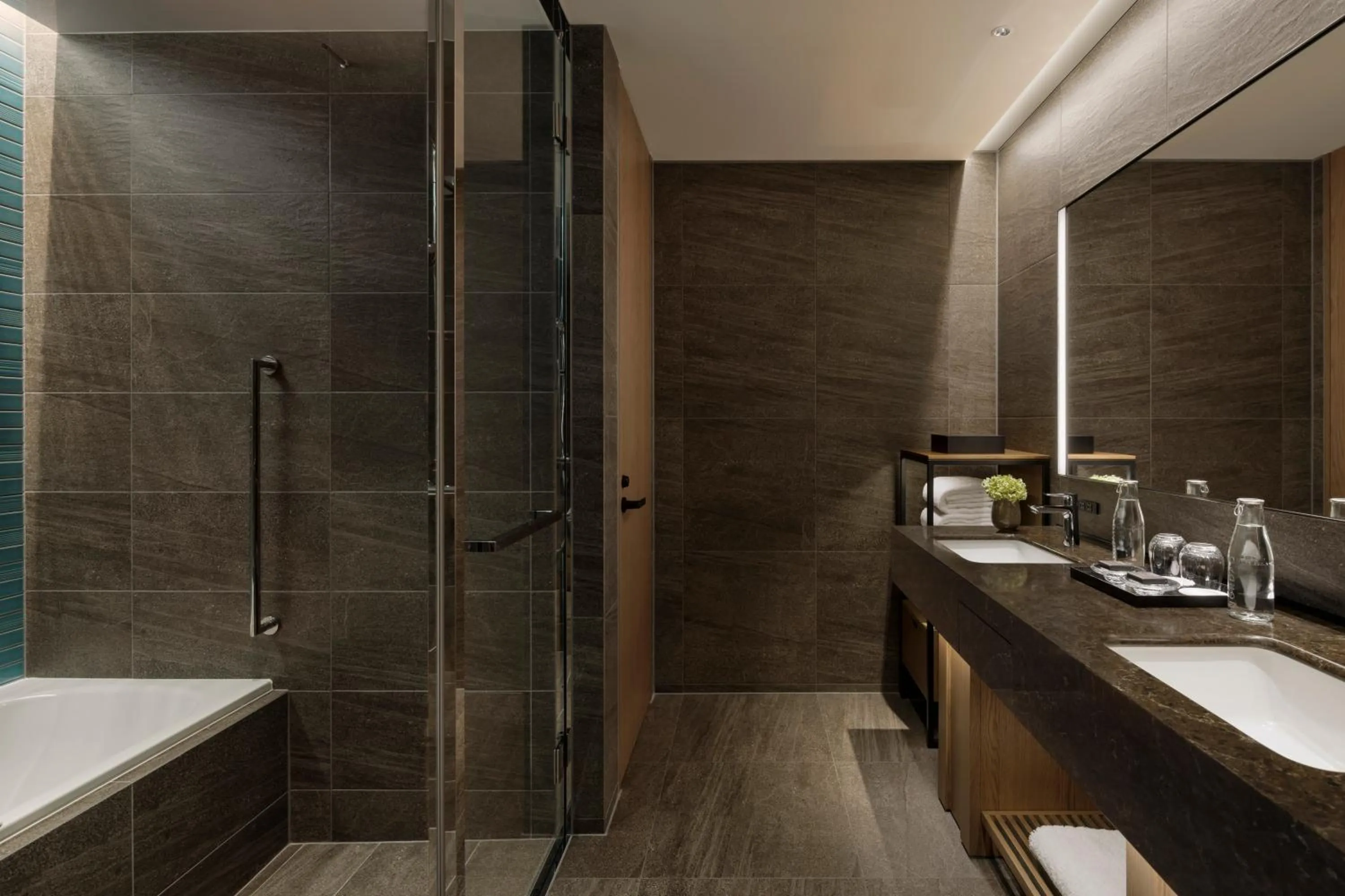 Shower in TIAD, Autograph Collection