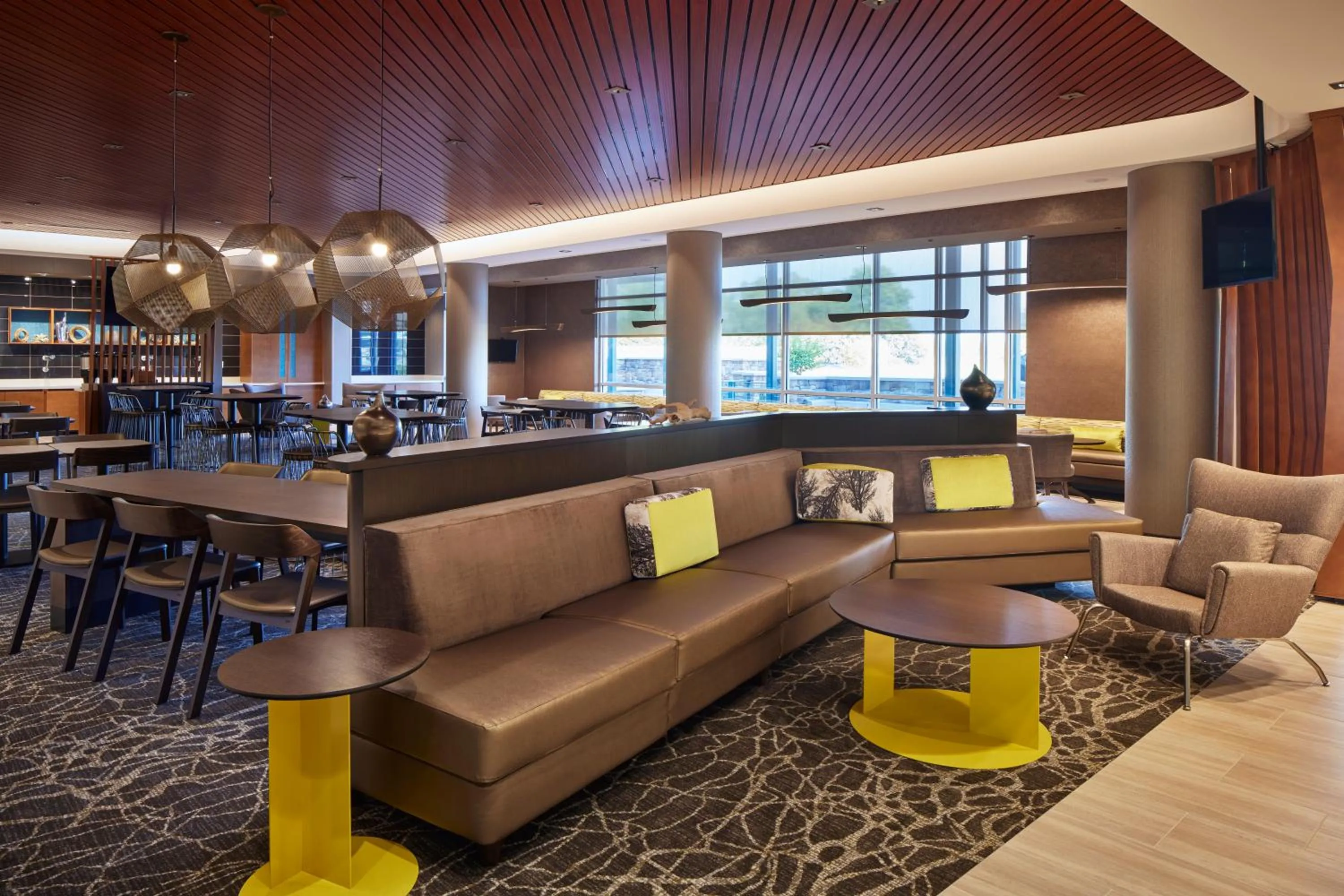 Restaurant/places to eat in SpringHill Suites by Marriott Frederica