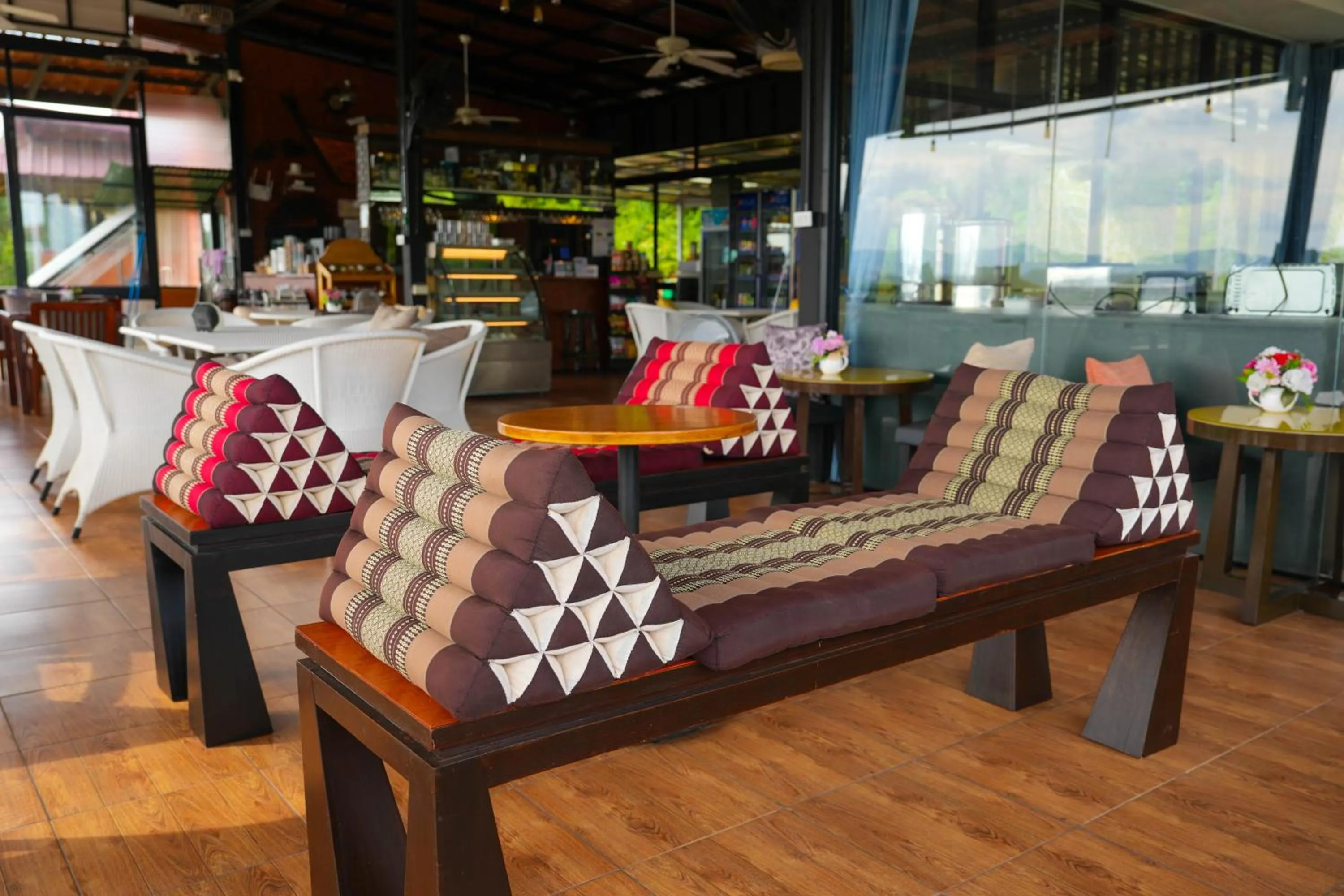 Restaurant/places to eat in So View Phuket Resort