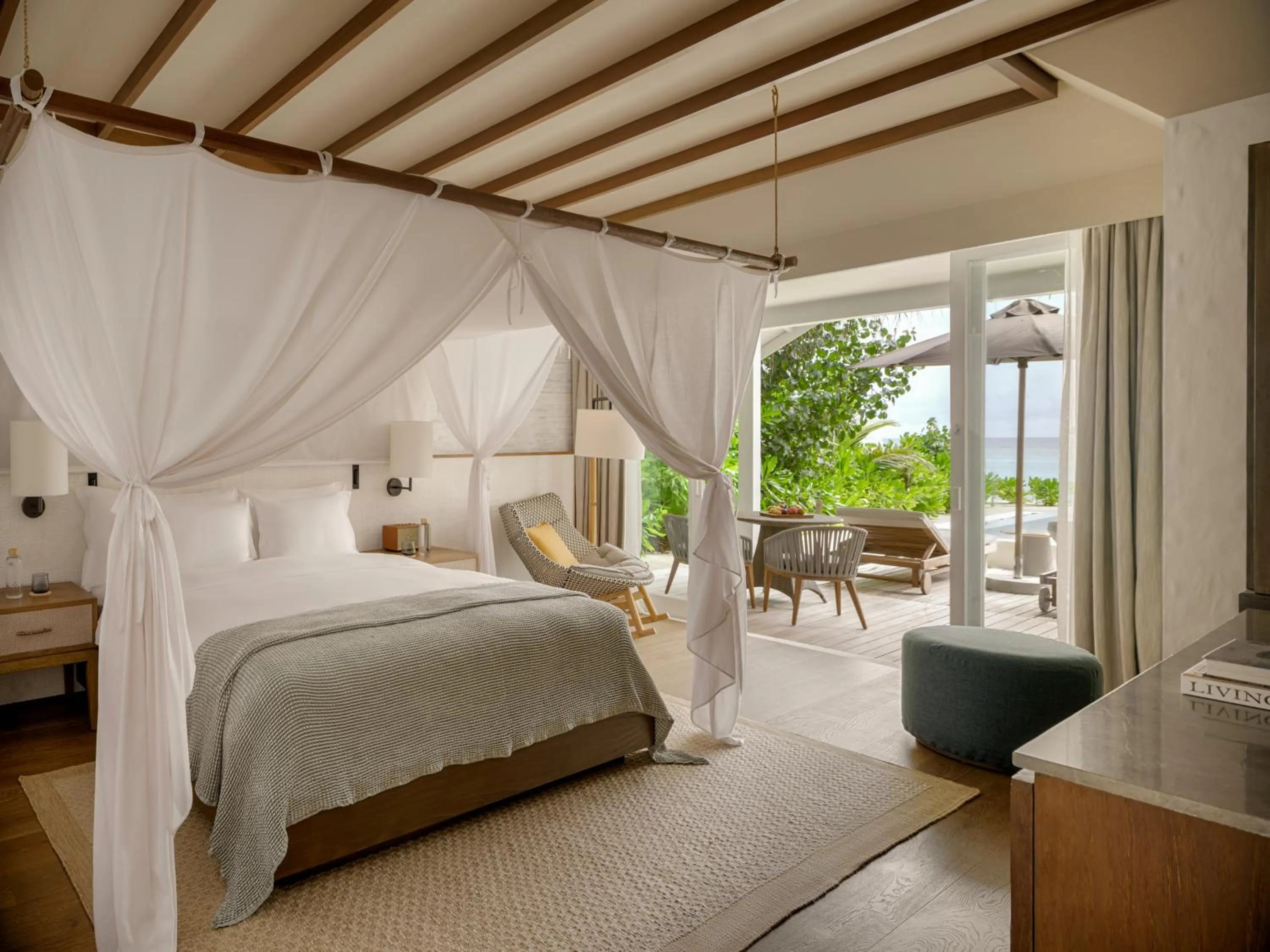 Bed in Six Senses Kanuhura