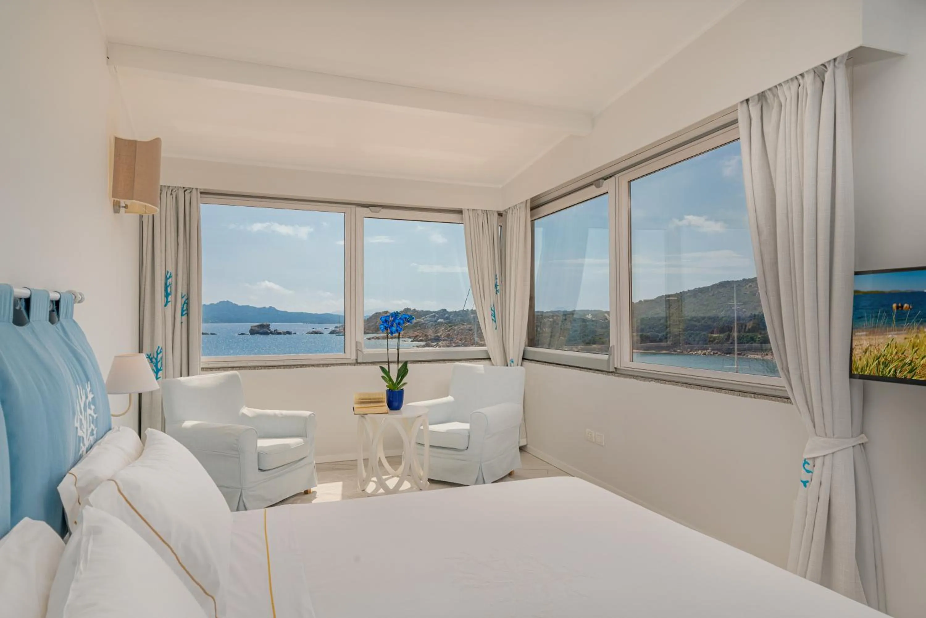 Bed in Hotel Cala Lunga