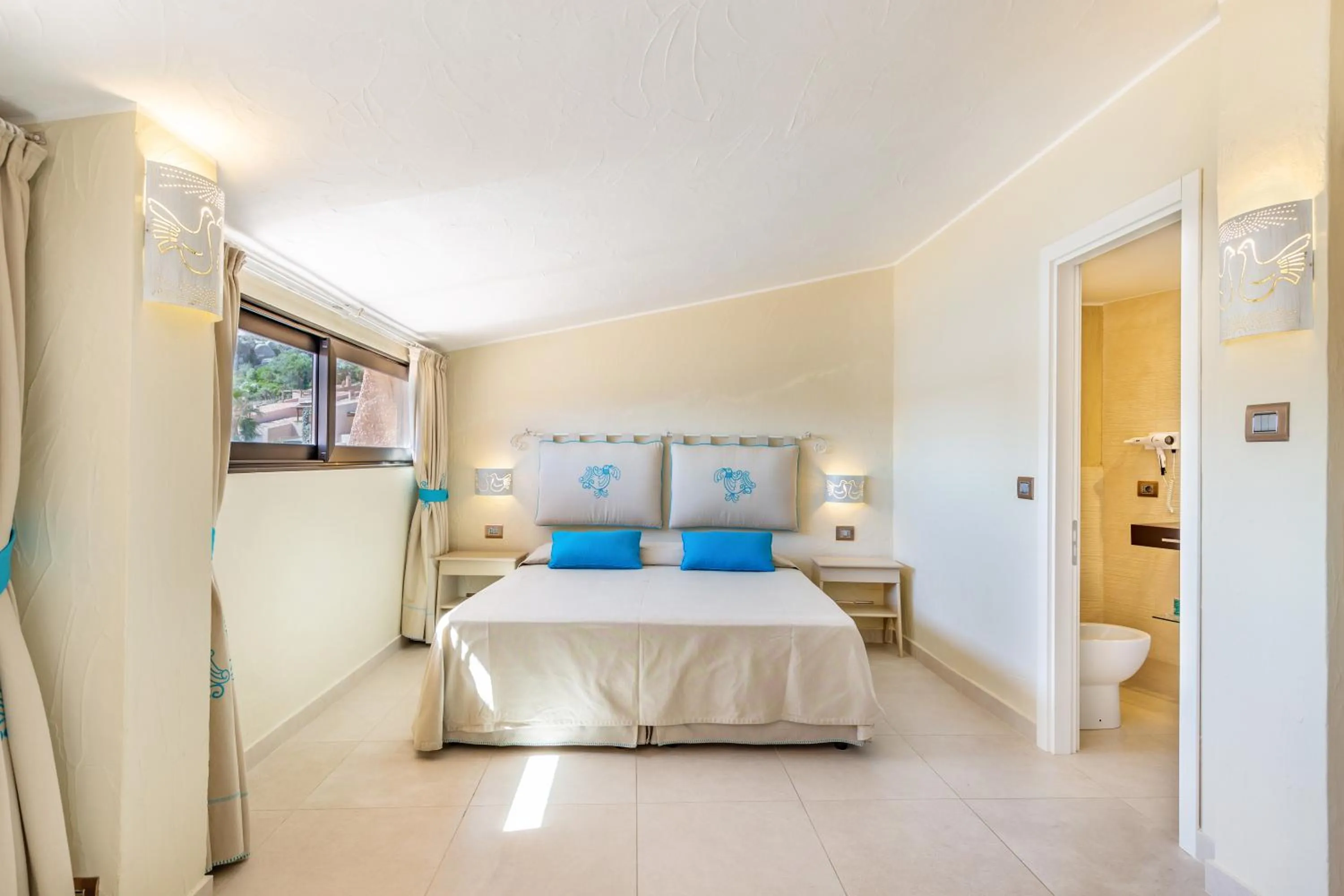 Bed in Hotel Cala Lunga