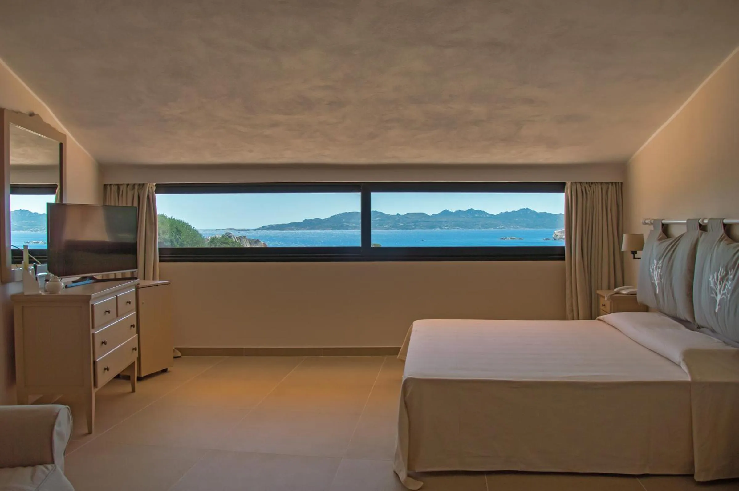 Bed in Hotel Cala Lunga