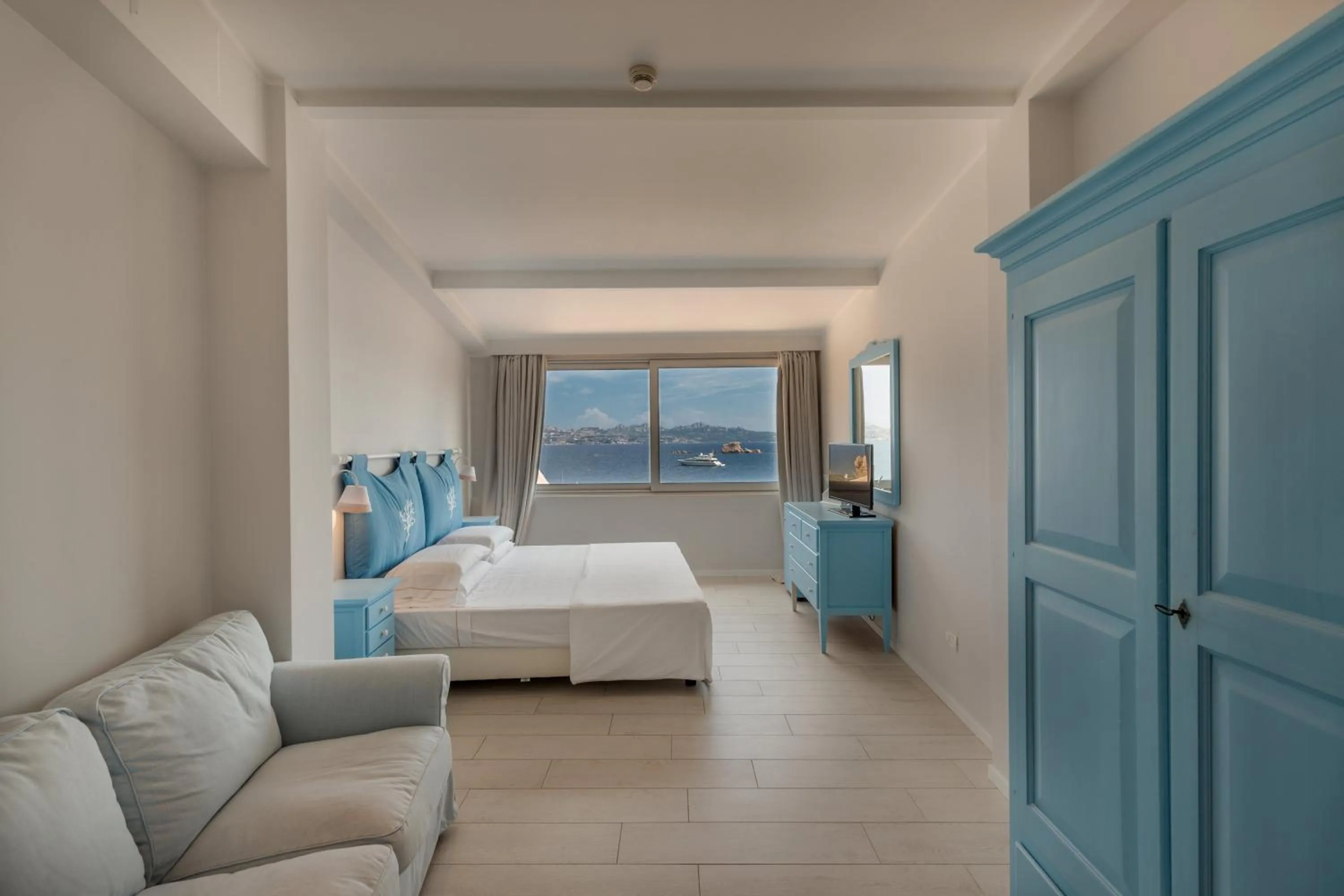 Bed in Hotel Cala Lunga