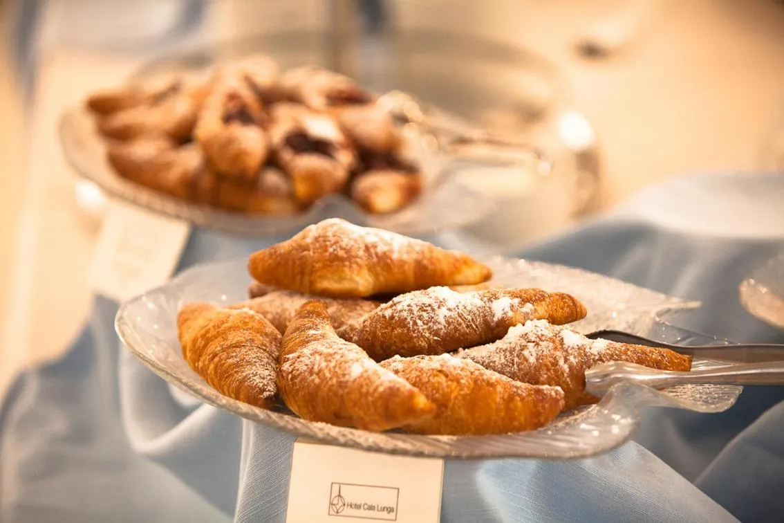 Restaurant/places to eat in Hotel Cala Lunga