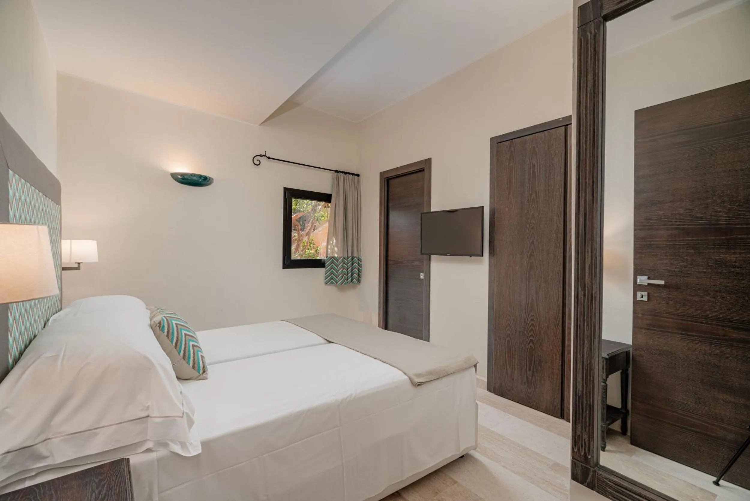 Bedroom, Bed in Hotel Cala Lunga