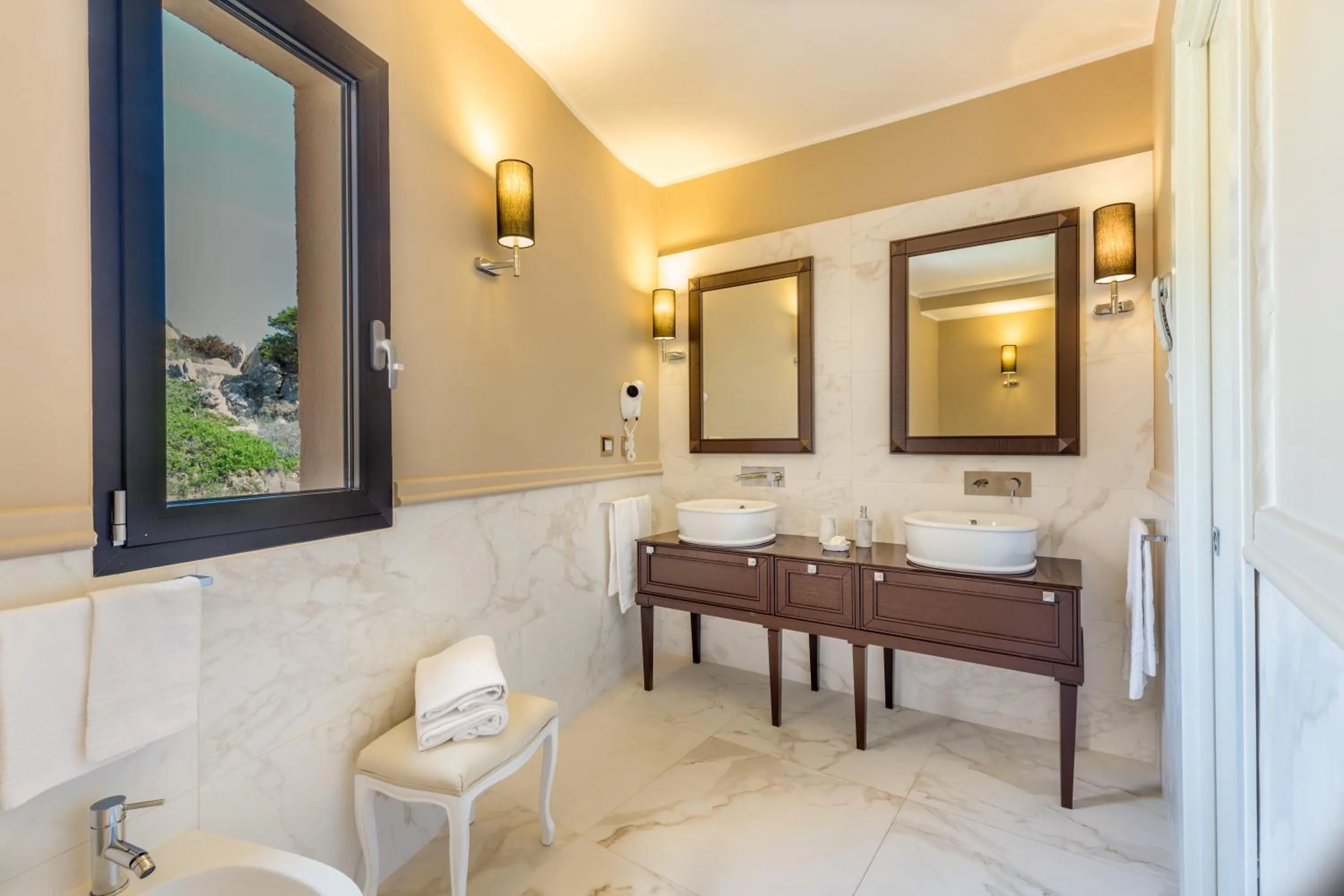 Bathroom in Hotel Cala Lunga