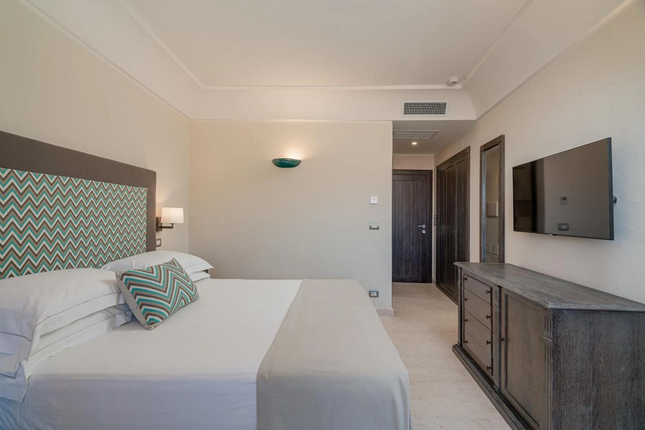 Bed in Hotel Cala Lunga