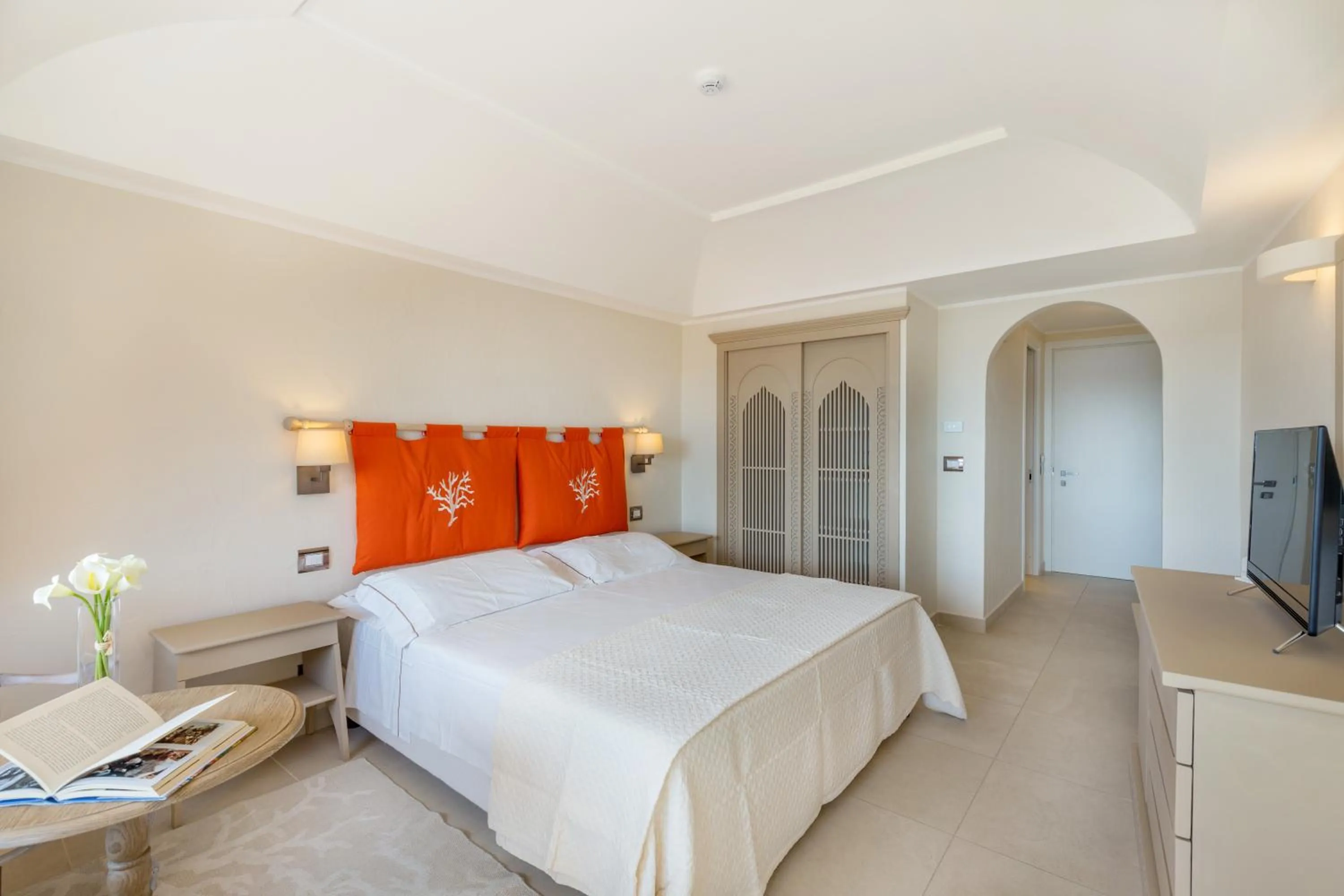 Bed in Hotel Cala Lunga