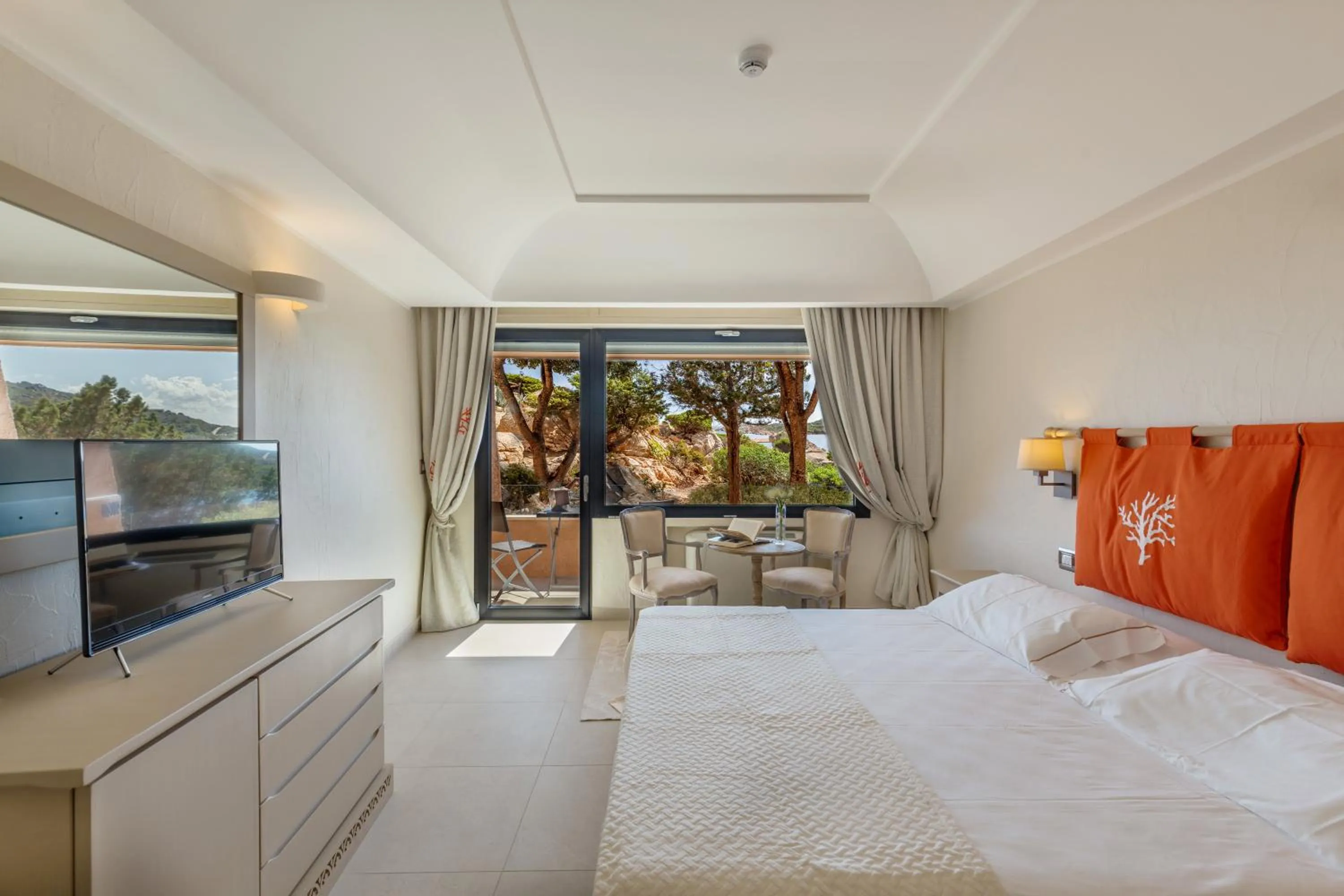 Bed in Hotel Cala Lunga