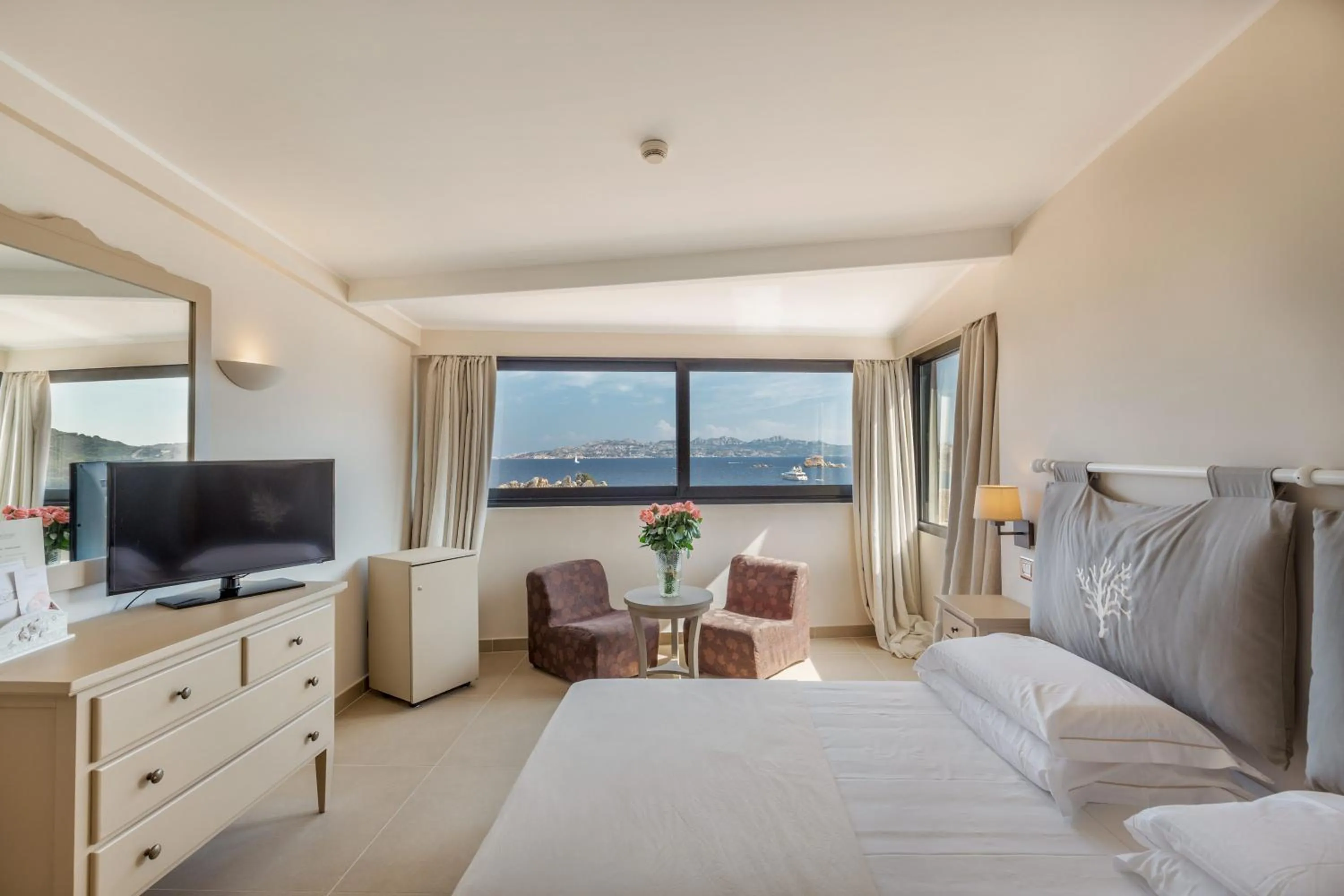 Bed in Hotel Cala Lunga