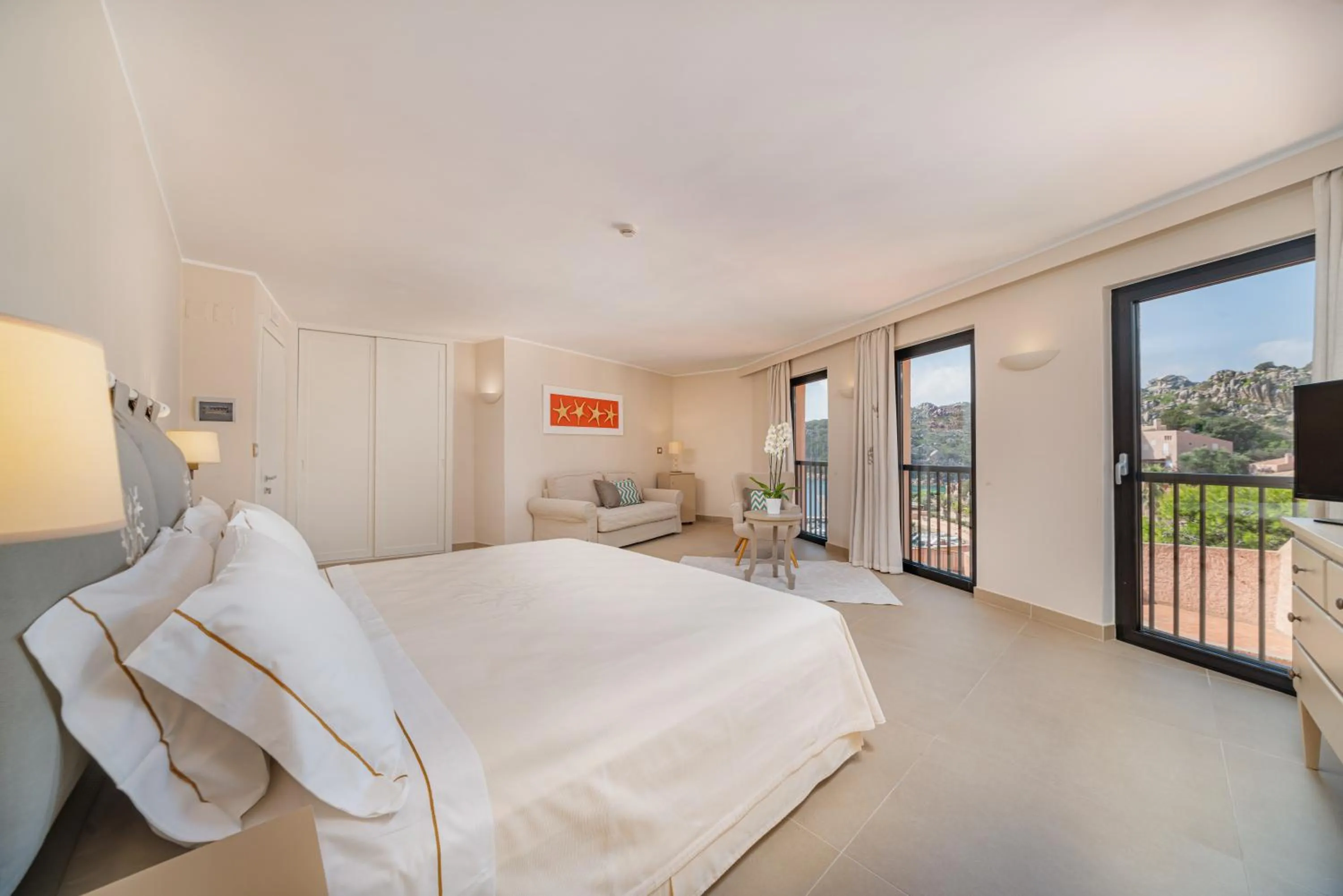 Bed in Hotel Cala Lunga