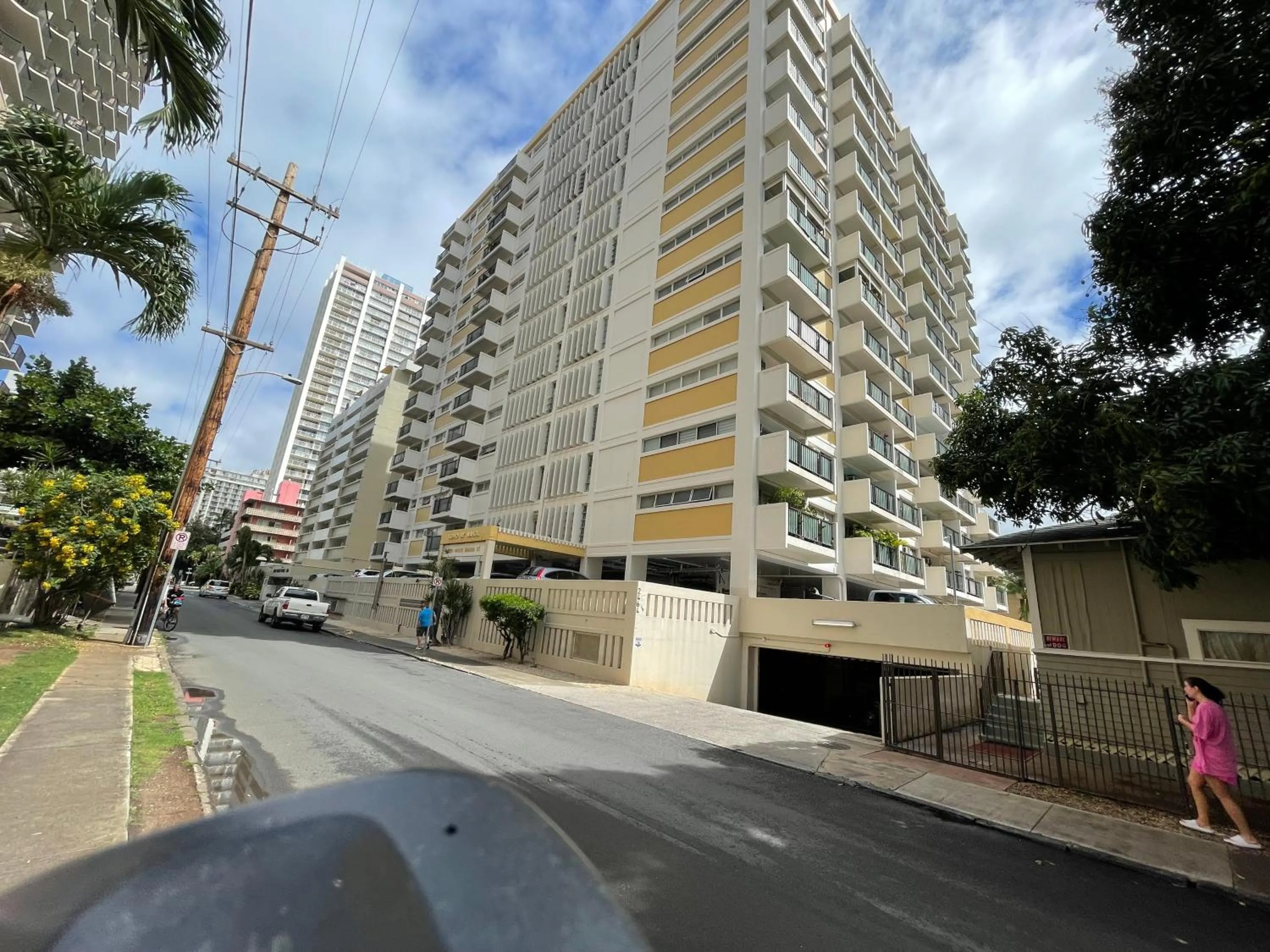 Amazing waikiki Beach condo 2Bed2Bath+free Parking