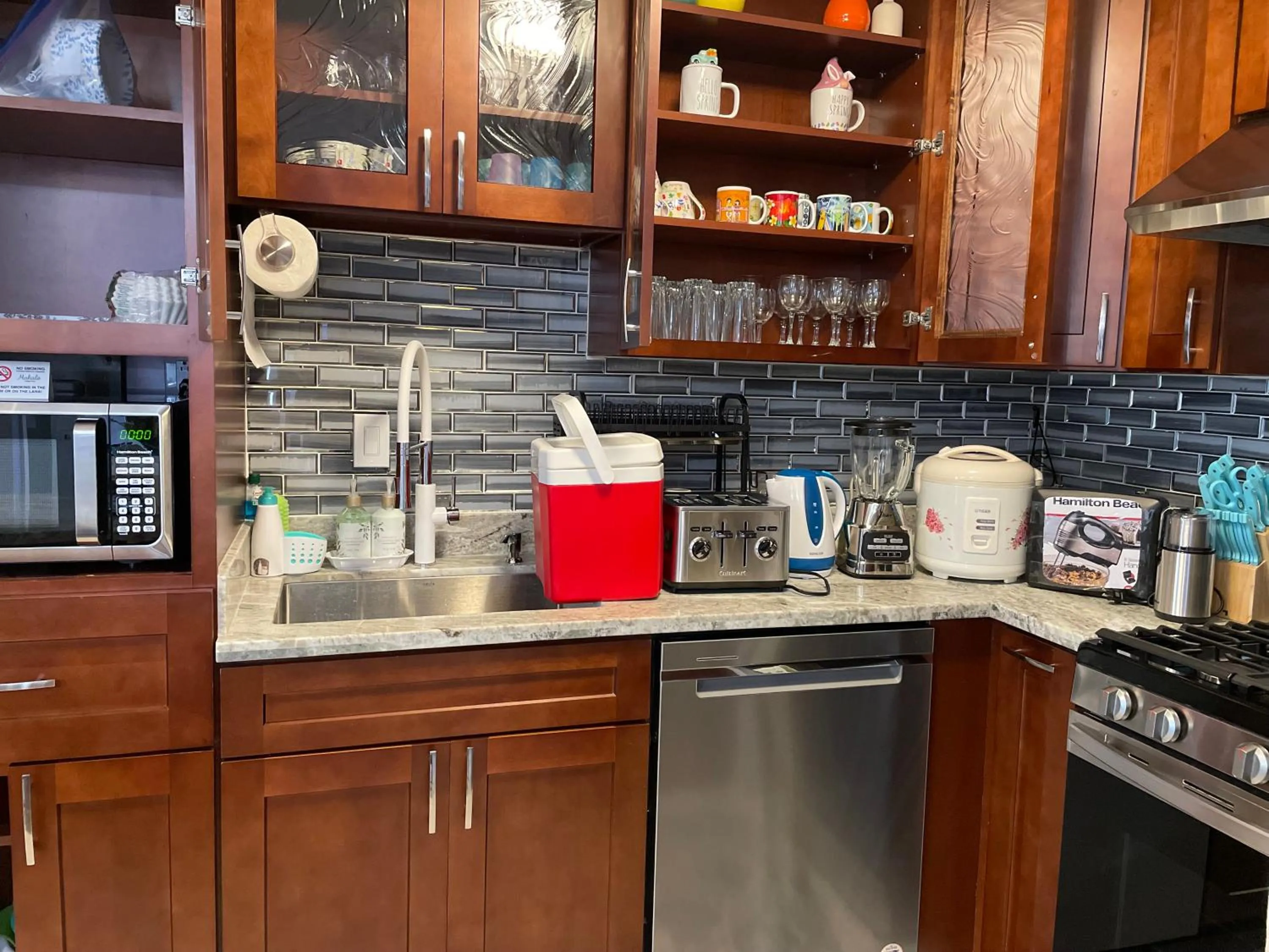 Amazing waikiki Beach condo 2Bed2Bath+free Parking