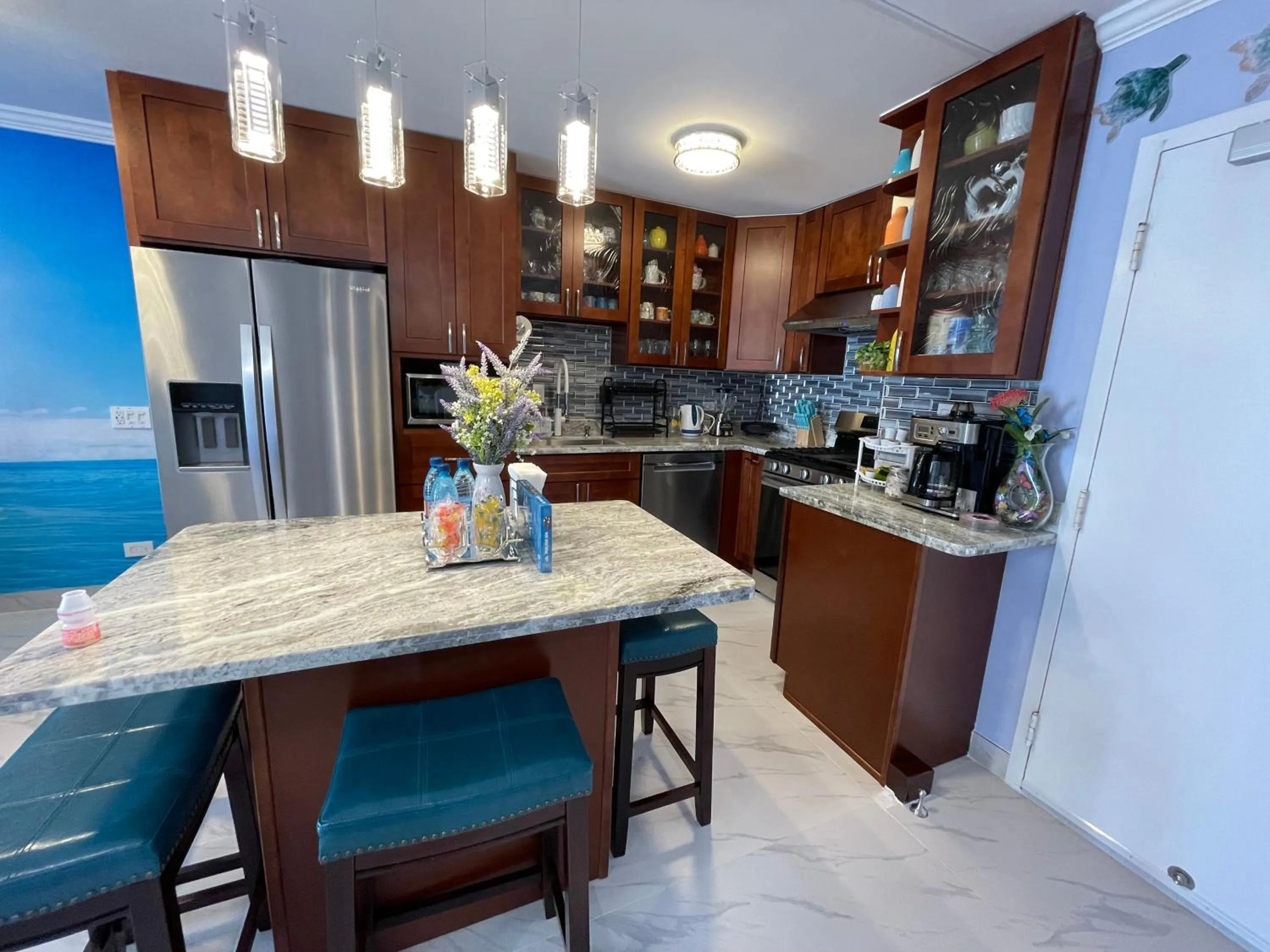 Amazing waikiki Beach condo 2Bed2Bath+free Parking