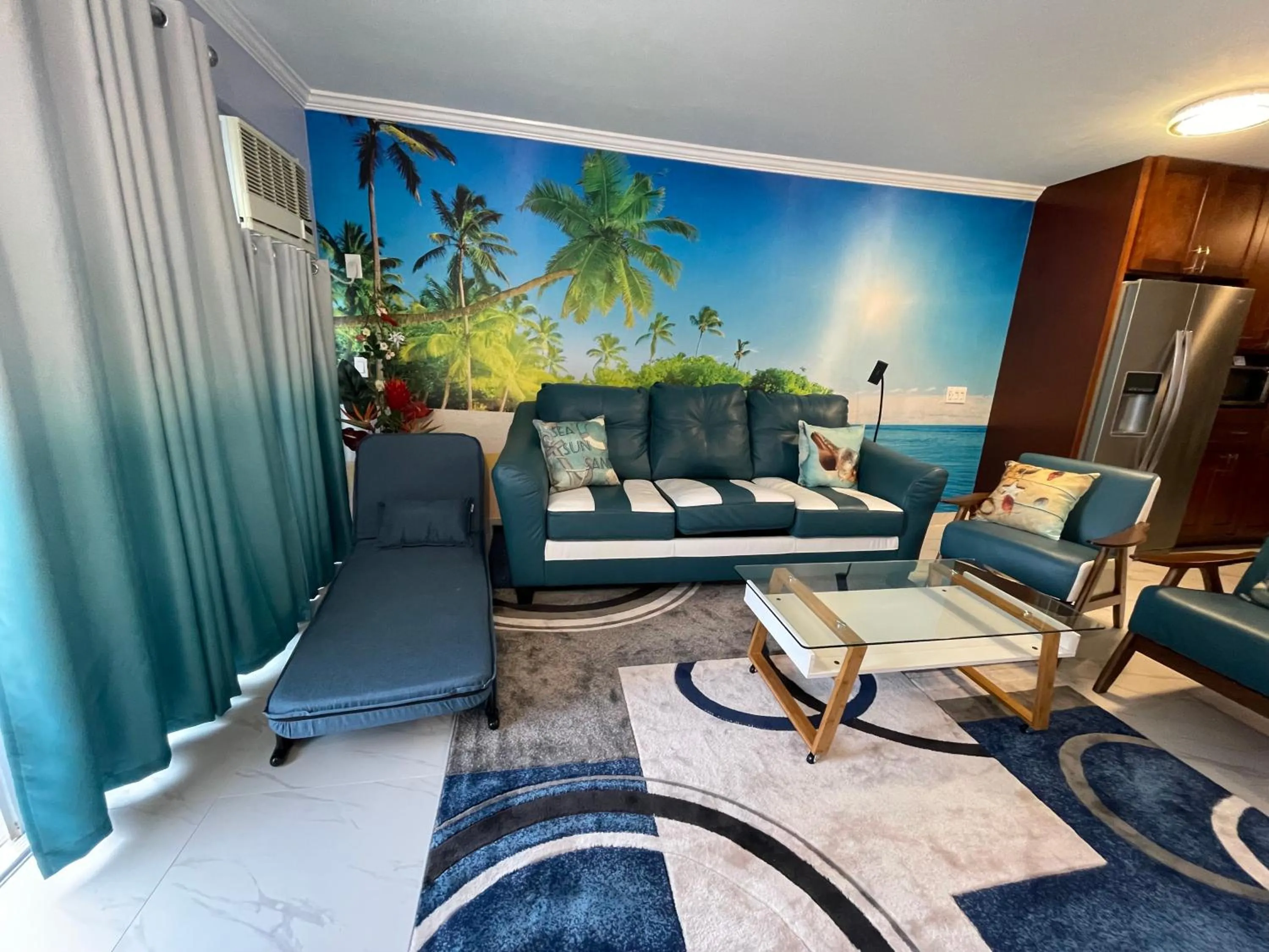 Amazing waikiki Beach condo 2Bed2Bath+free Parking