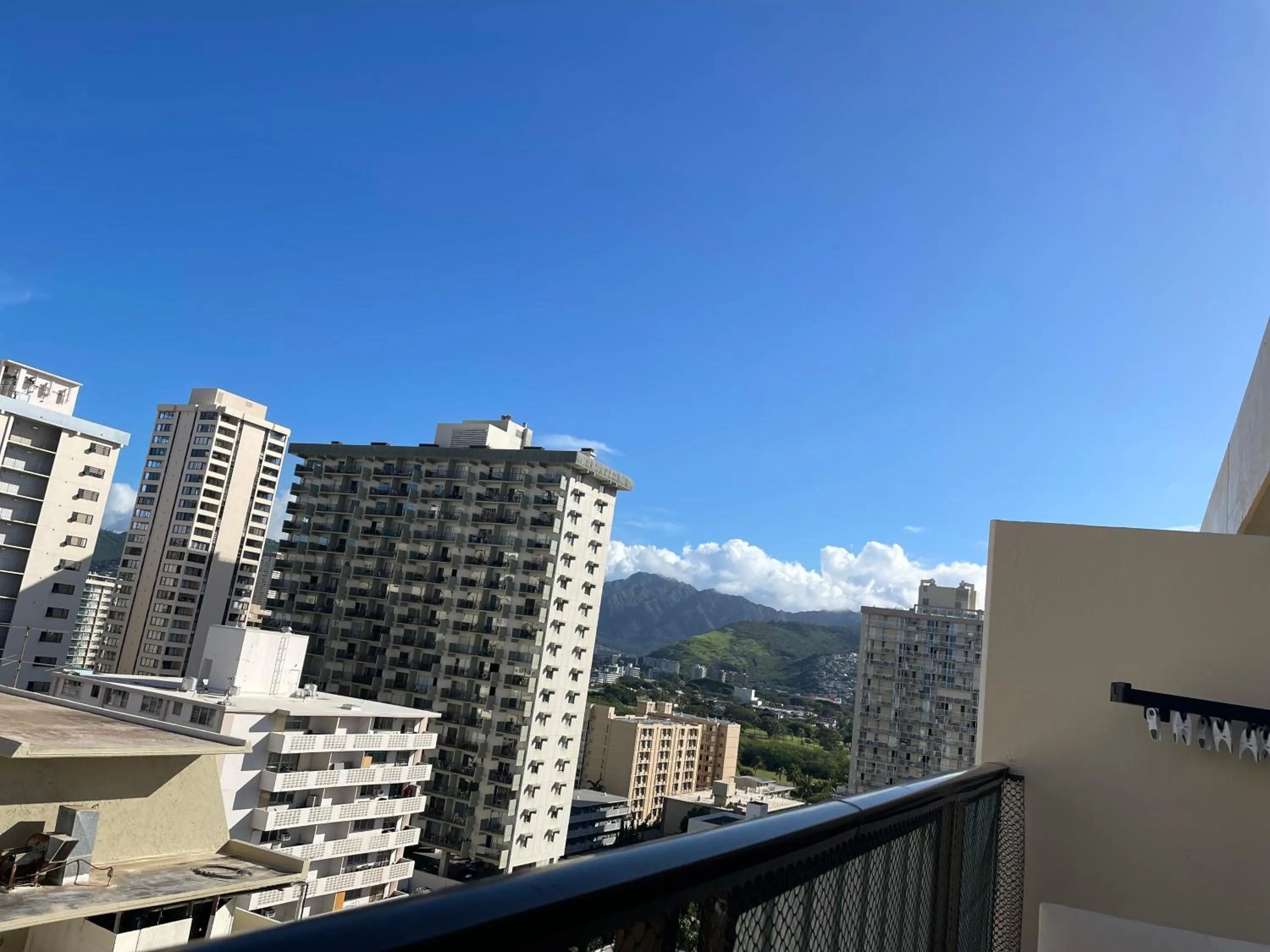 Amazing waikiki Beach condo 2Bed2Bath+free Parking