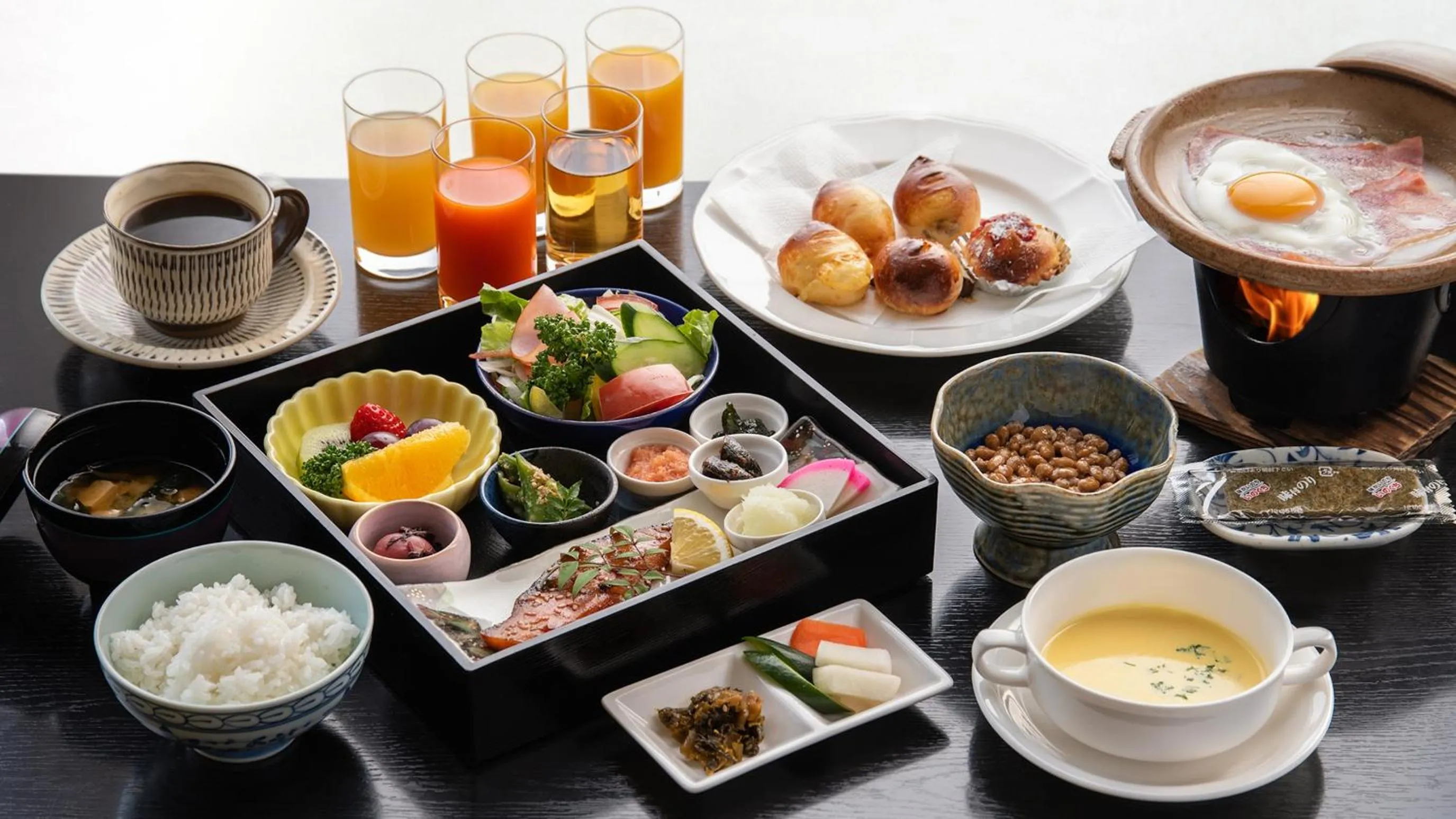 Food in Shokudo and Hotel Kisyapoppo