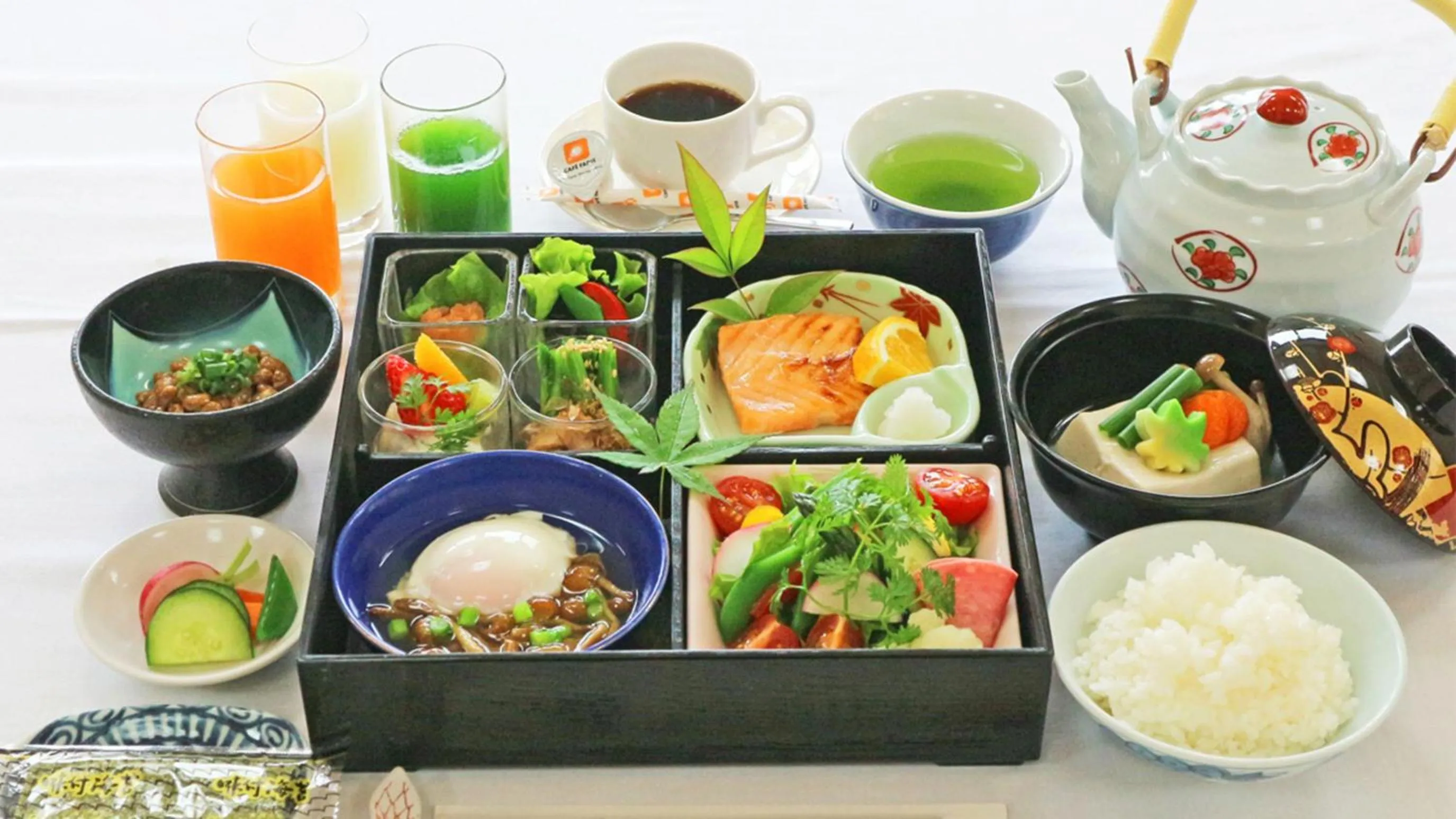 Food in Shokudo and Hotel Kisyapoppo