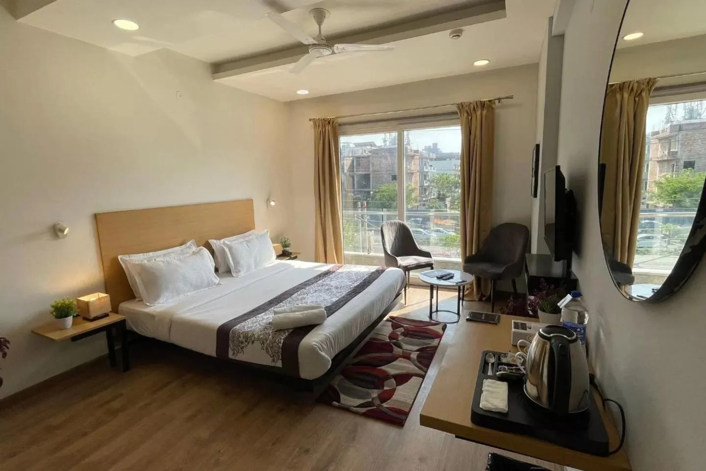 TV and multimedia, Bed in Saltstayz Express -Medicity Near Medanta Hospital