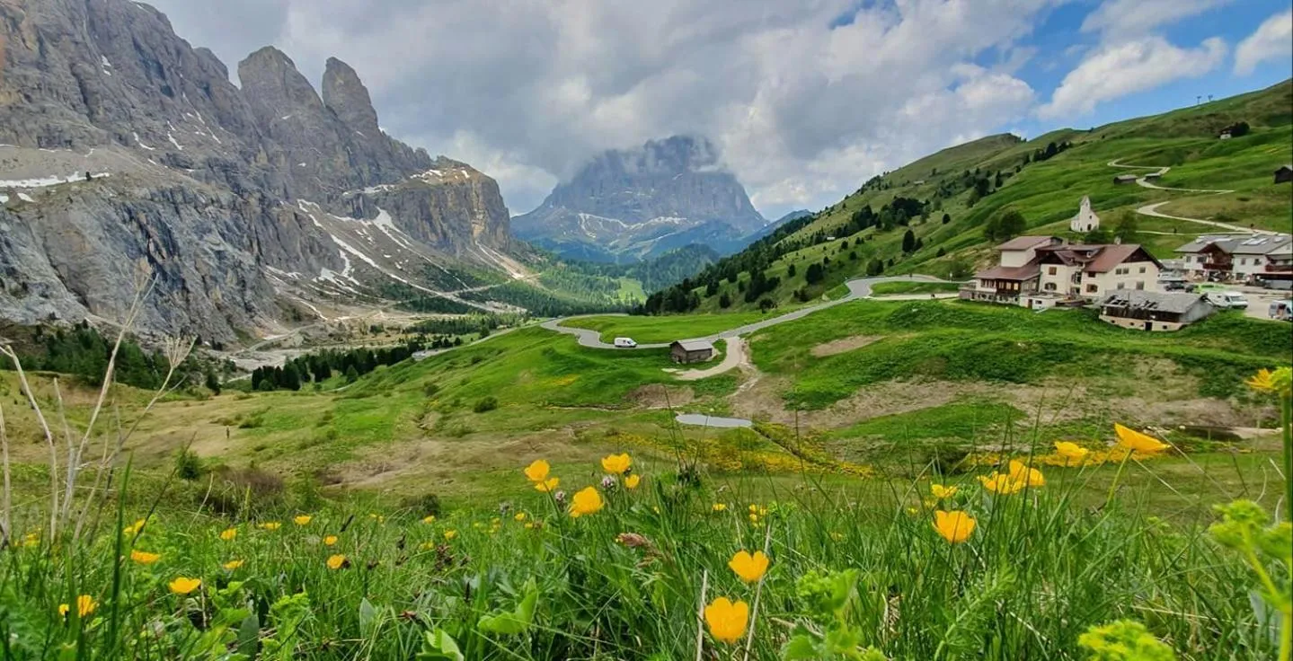 Property building in Alpin Hotel & Restaurant Frara