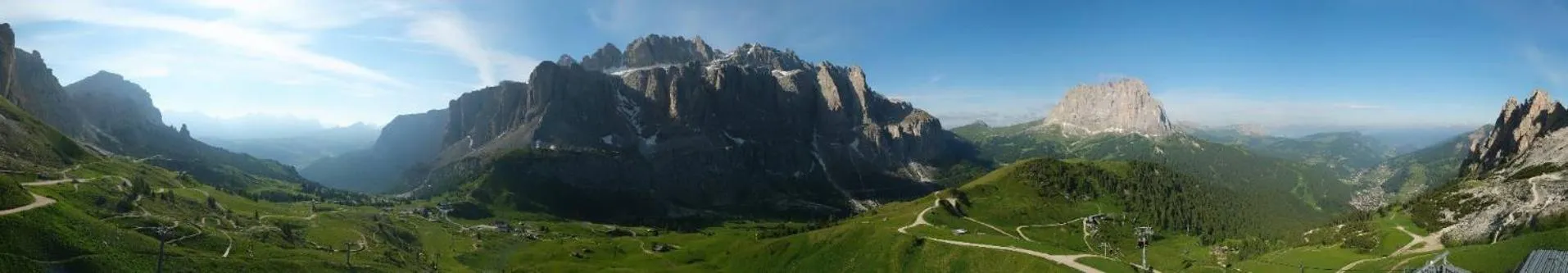 Property building in Alpin Hotel & Restaurant Frara