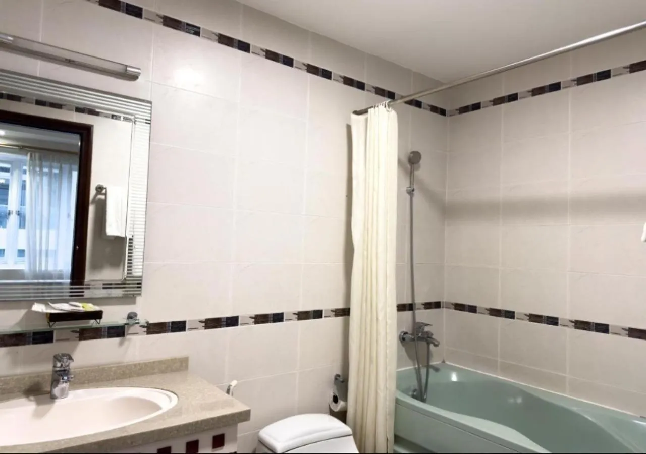 Shower in Hoang Yen Hotel Near SECC - Phu My Hung