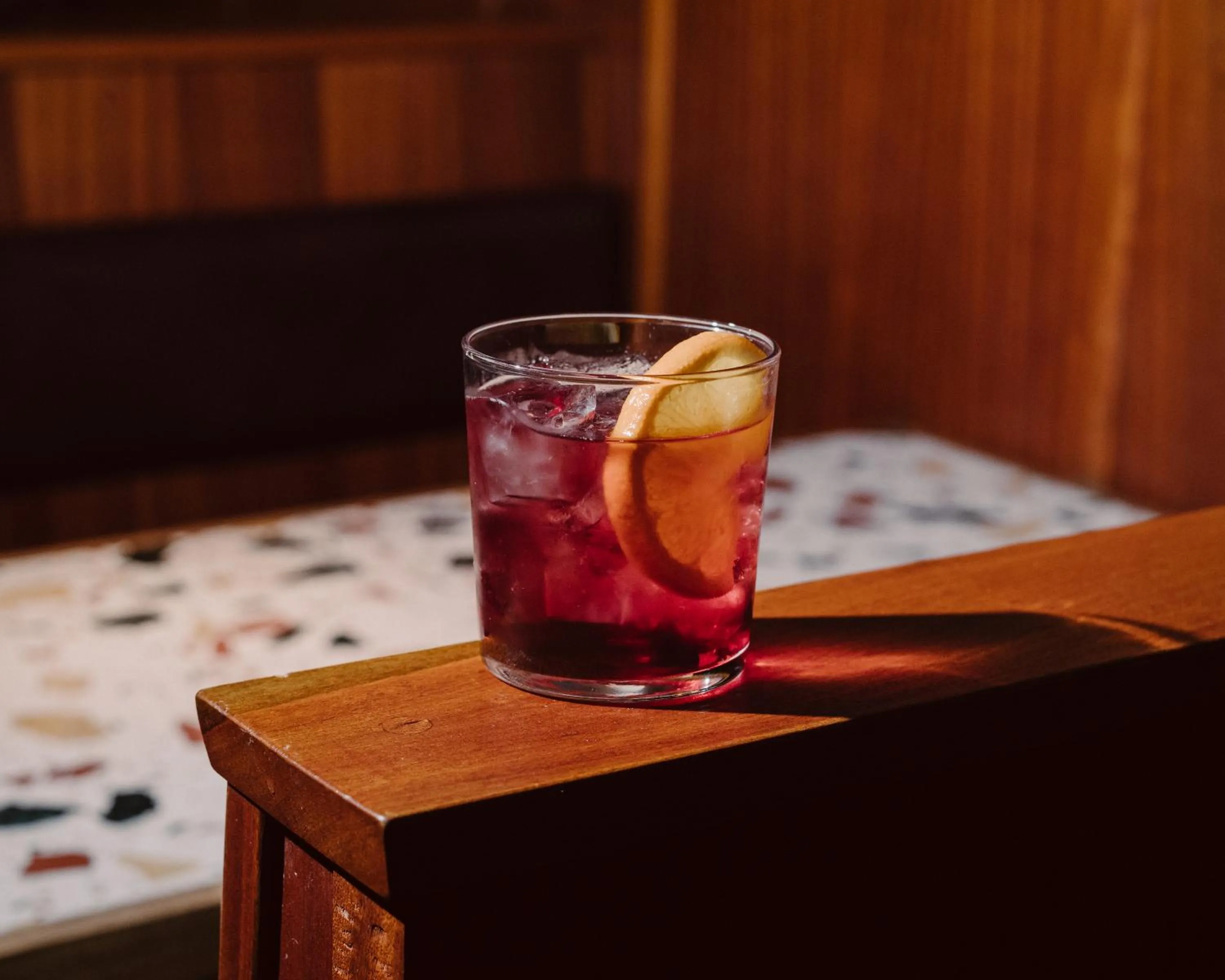 Lounge or bar in The 1852 Hotel - Self Check-in