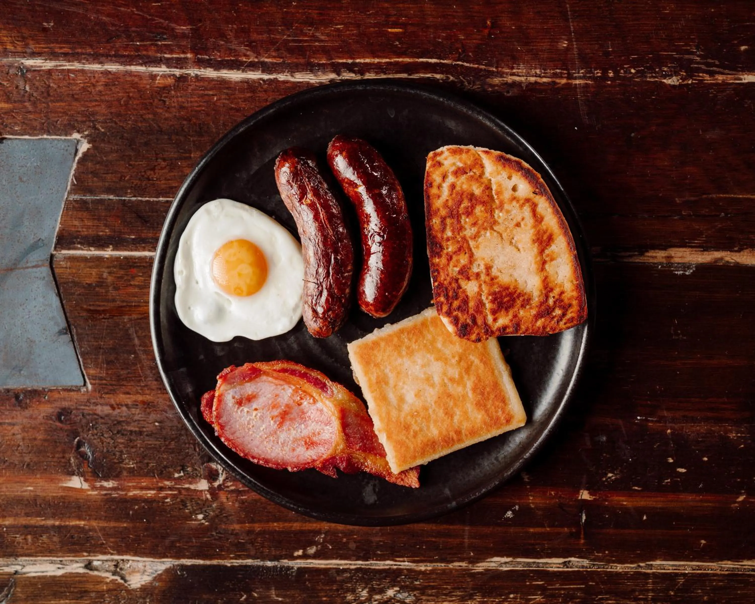 Breakfast in The 1852 Hotel - Self Check-in