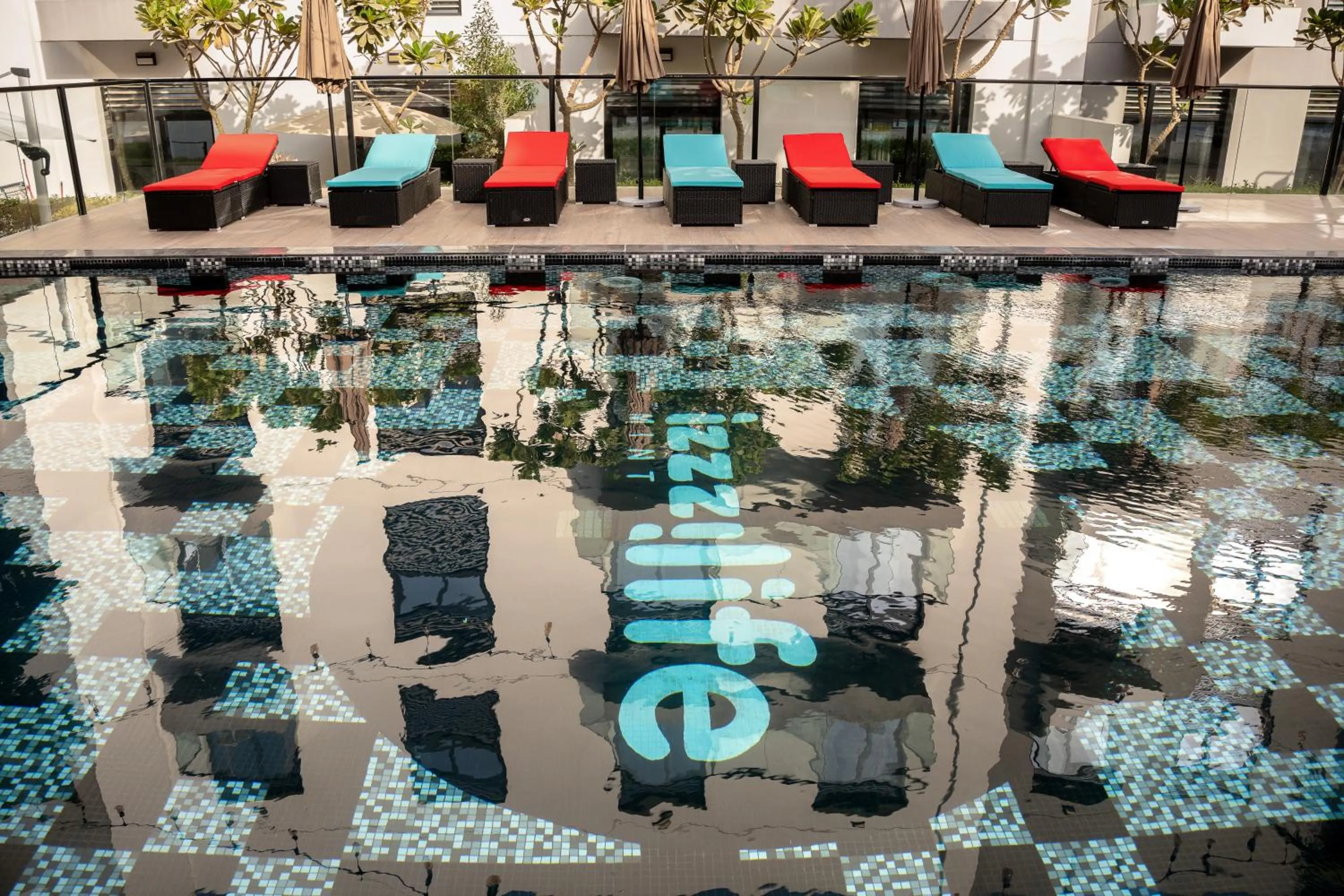 Swimming pool in Izzzi Life Mint