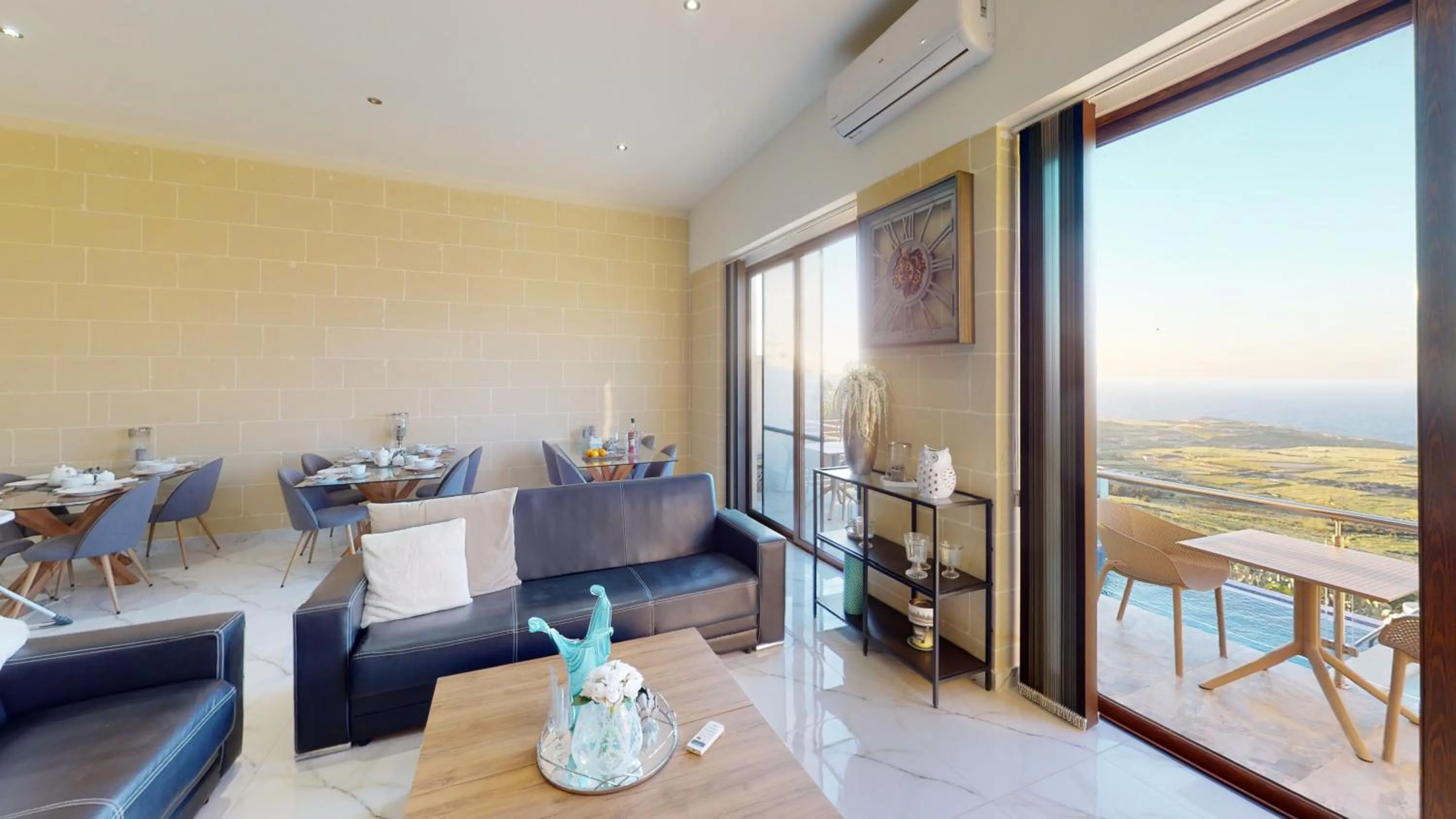 Communal lounge/ TV room, Seating Area in Dubhlina - Luxury Bed & Breakfast - Gozo