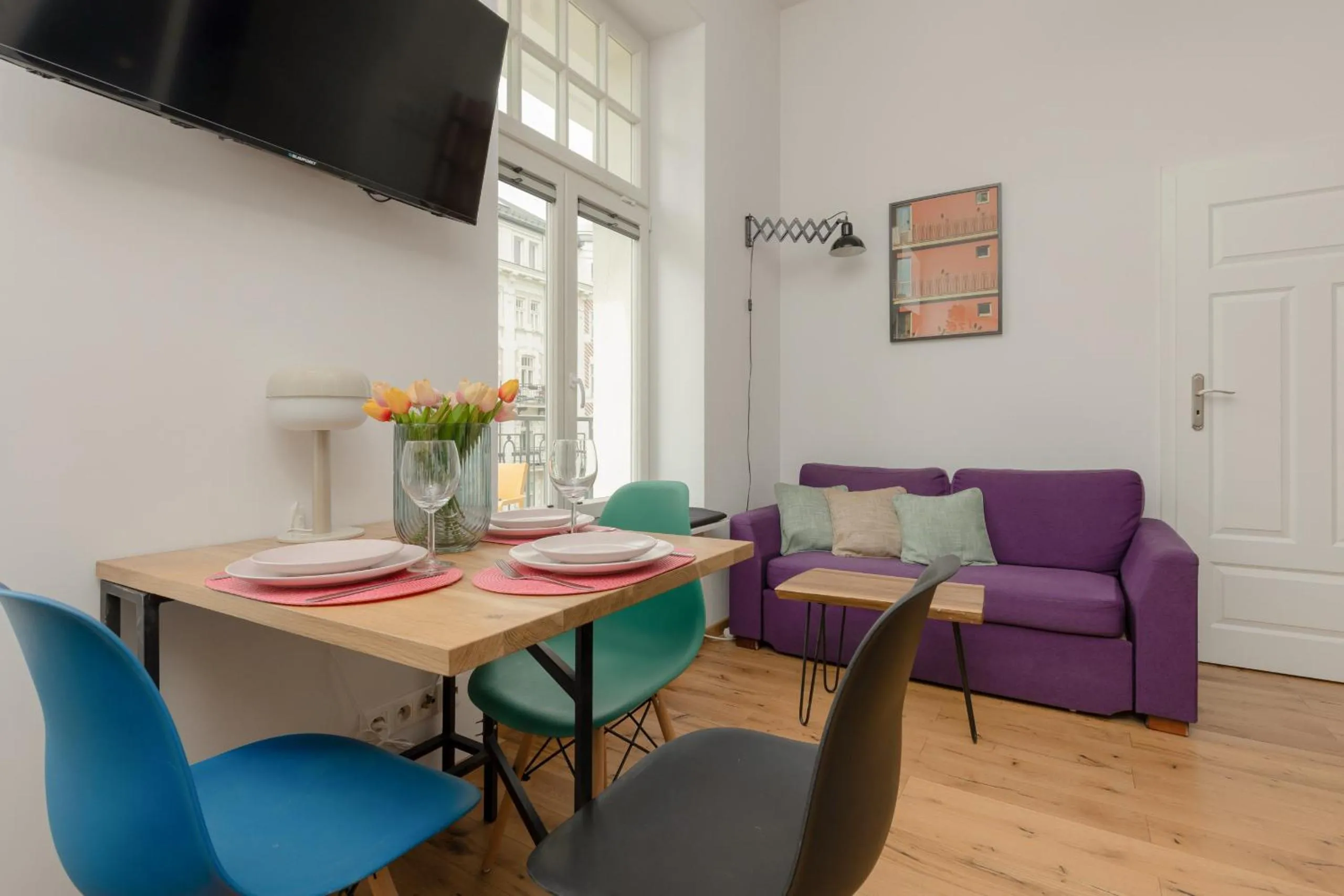 Apartment with Balcony Warsaw's Praga by Noclegi Renters
